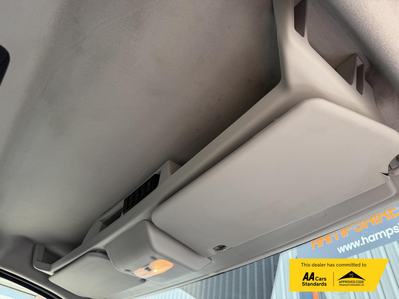 2022 Ford Transit 2.0 350 EcoBlue Leader Tipper 2dr Diesel Manual RWD L2 Euro 6 (s/s) (1-Stop) (130 ps) - Thumbnail 37