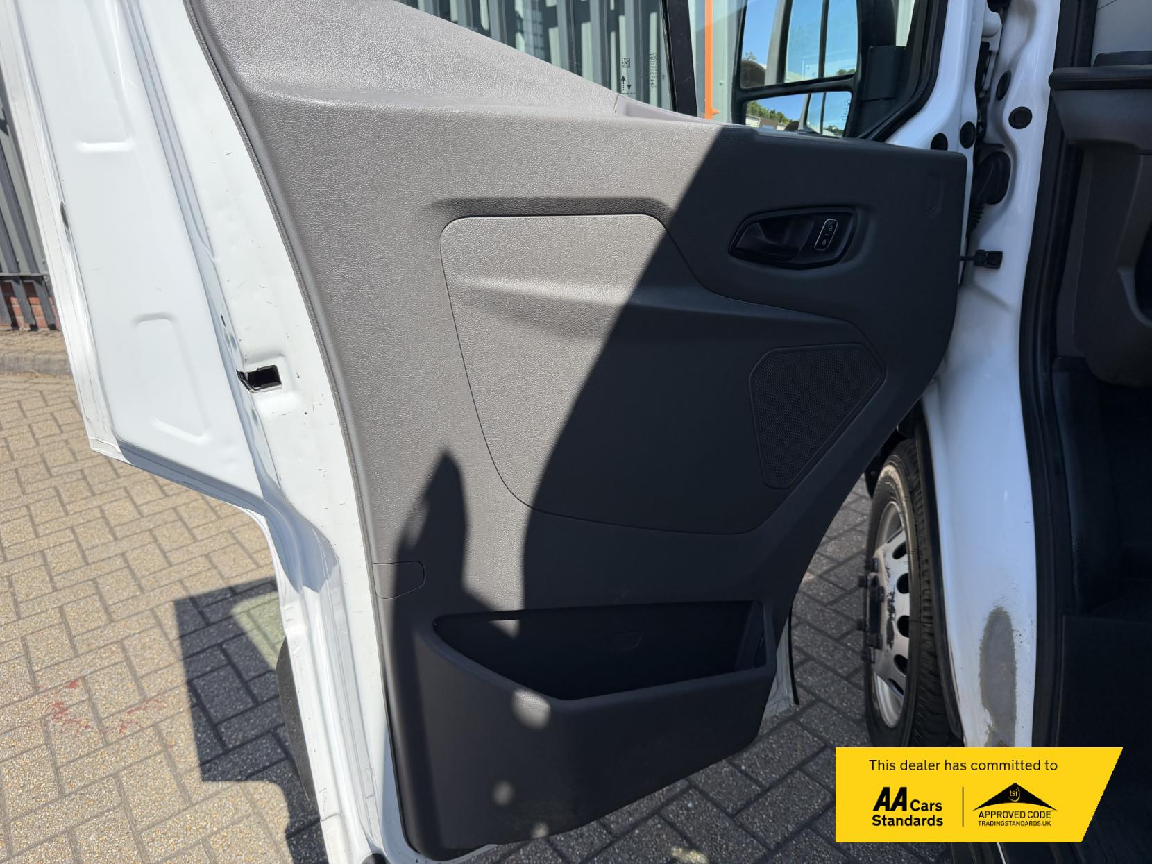 2022 Ford Transit 2.0 350 EcoBlue Leader Tipper 2dr Diesel Manual RWD L2 Euro 6 (s/s) (1-Stop) (130 ps) - Thumbnail 23