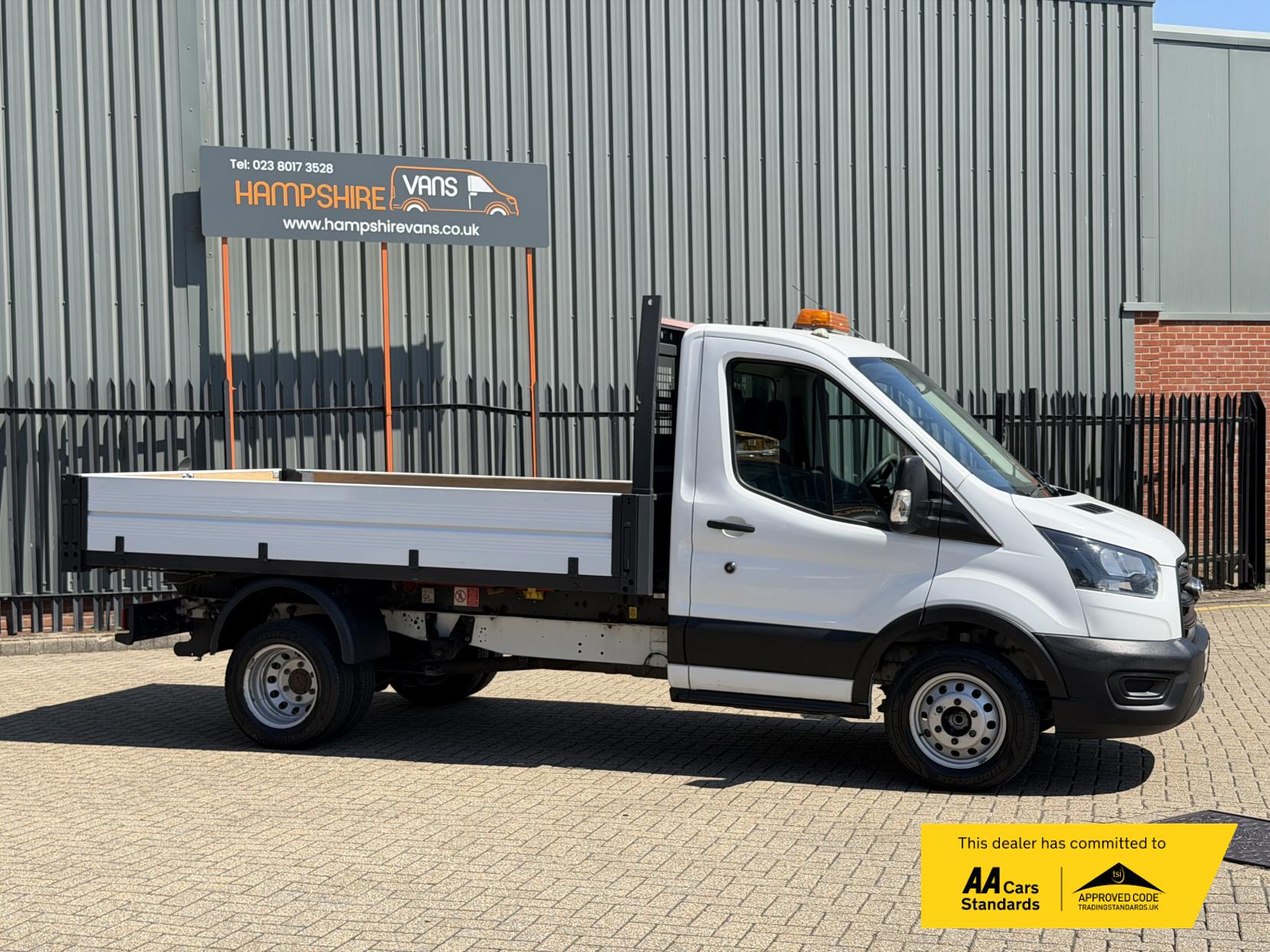 2022 Ford Transit 2.0 350 EcoBlue Leader Tipper 2dr Diesel Manual RWD L2 Euro 6 (s/s) (1-Stop) (130 ps) - Thumbnail 3