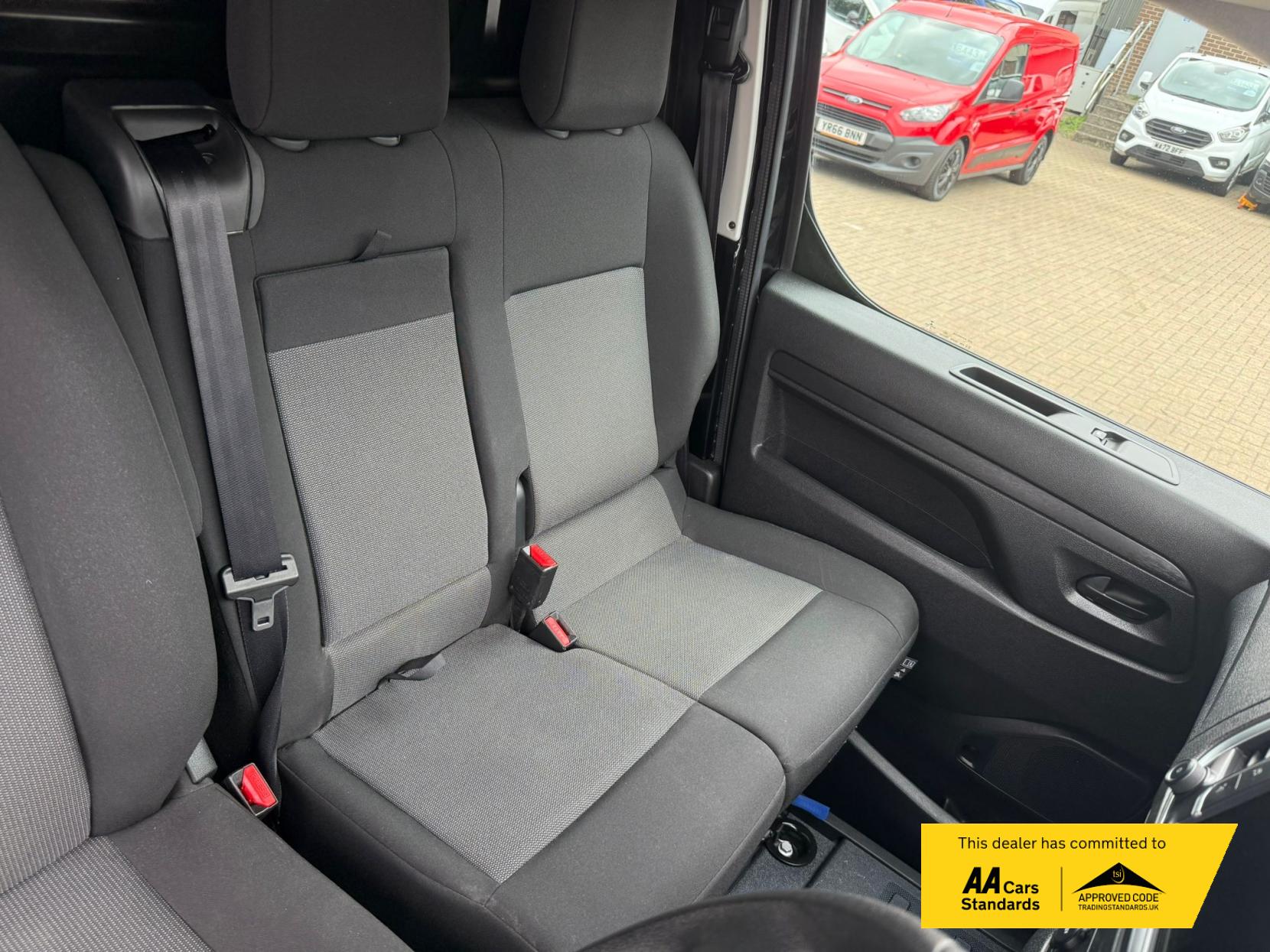 Vauxhall Vivaro 1.5 Turbo D 2700 Pro Panel Van 6dr Diesel Manual L1 H1 Euro 6 (s/s) (120 ps)
