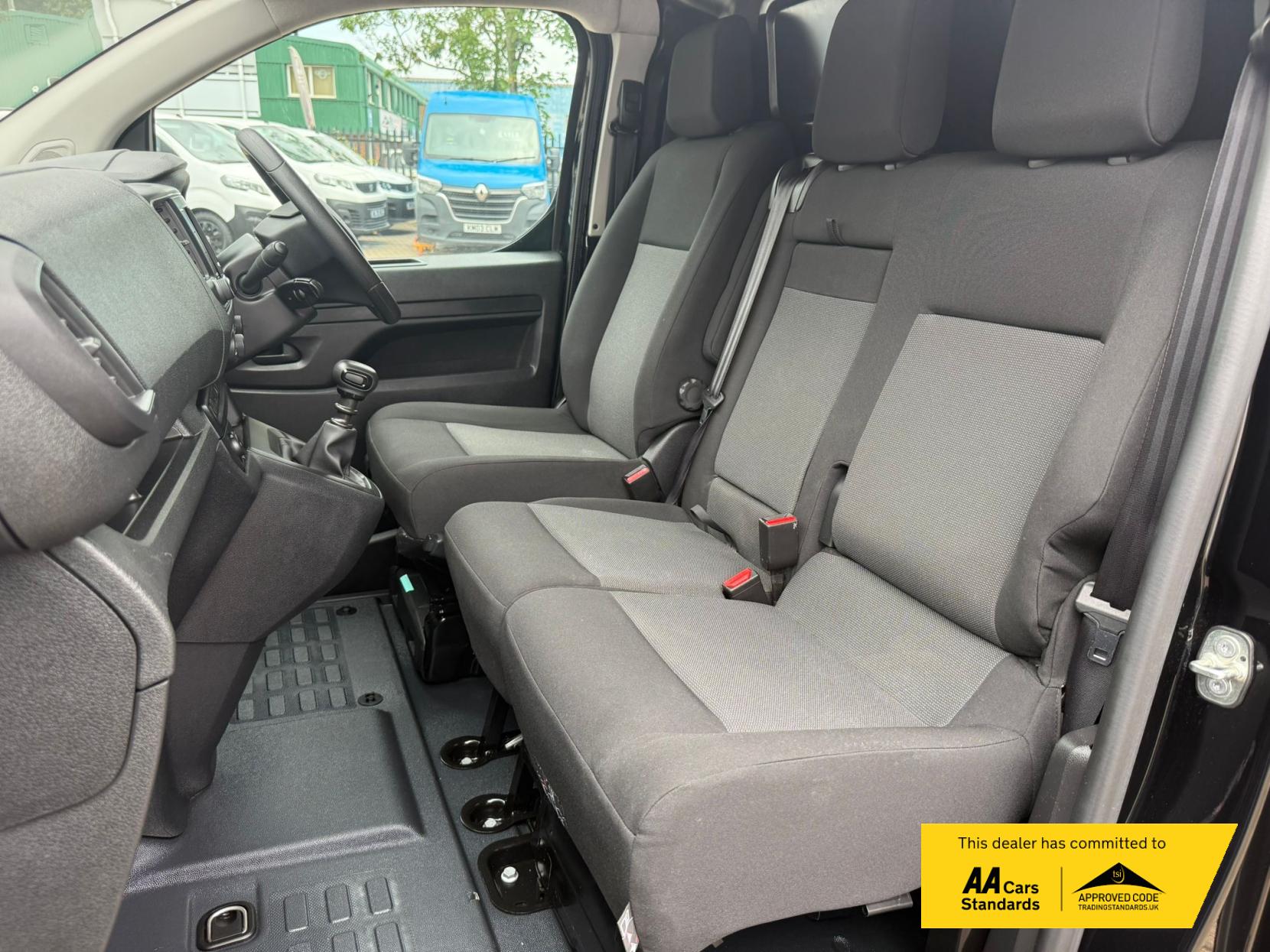 Vauxhall Vivaro 1.5 Turbo D 2700 Pro Panel Van 6dr Diesel Manual L1 H1 Euro 6 (s/s) (120 ps)