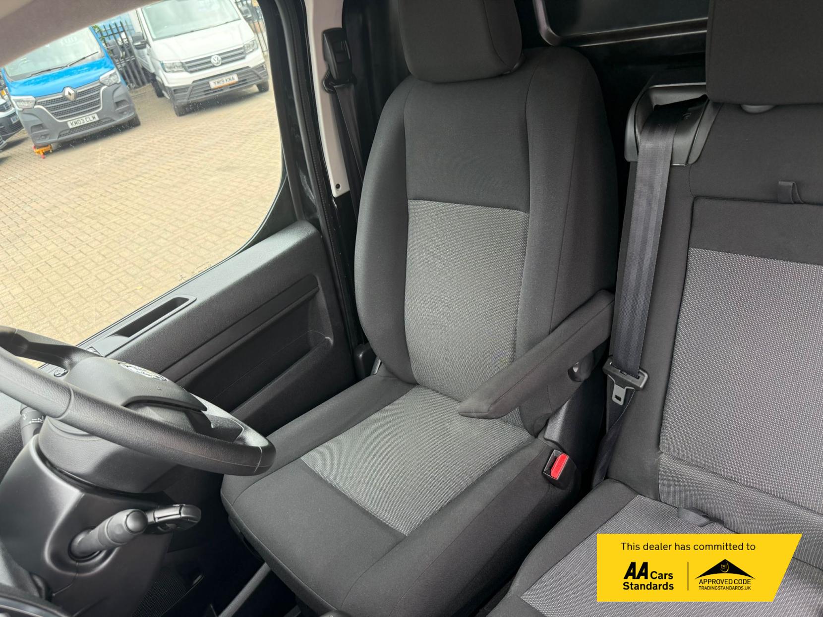 Vauxhall Vivaro 1.5 Turbo D 2700 Pro Panel Van 6dr Diesel Manual L1 H1 Euro 6 (s/s) (120 ps)