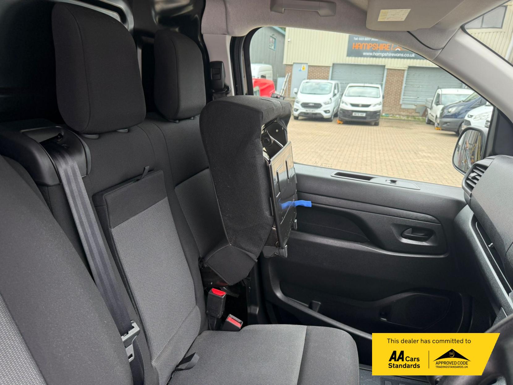 Vauxhall Vivaro 1.5 Turbo D 2700 Pro Panel Van 6dr Diesel Manual L1 H1 Euro 6 (s/s) (120 ps)