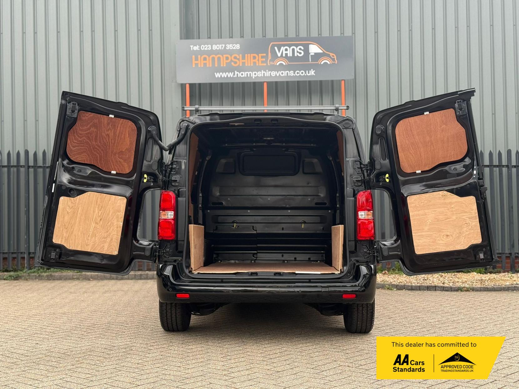 Vauxhall Vivaro 1.5 Turbo D 2700 Pro Panel Van 6dr Diesel Manual L1 H1 Euro 6 (s/s) (120 ps)