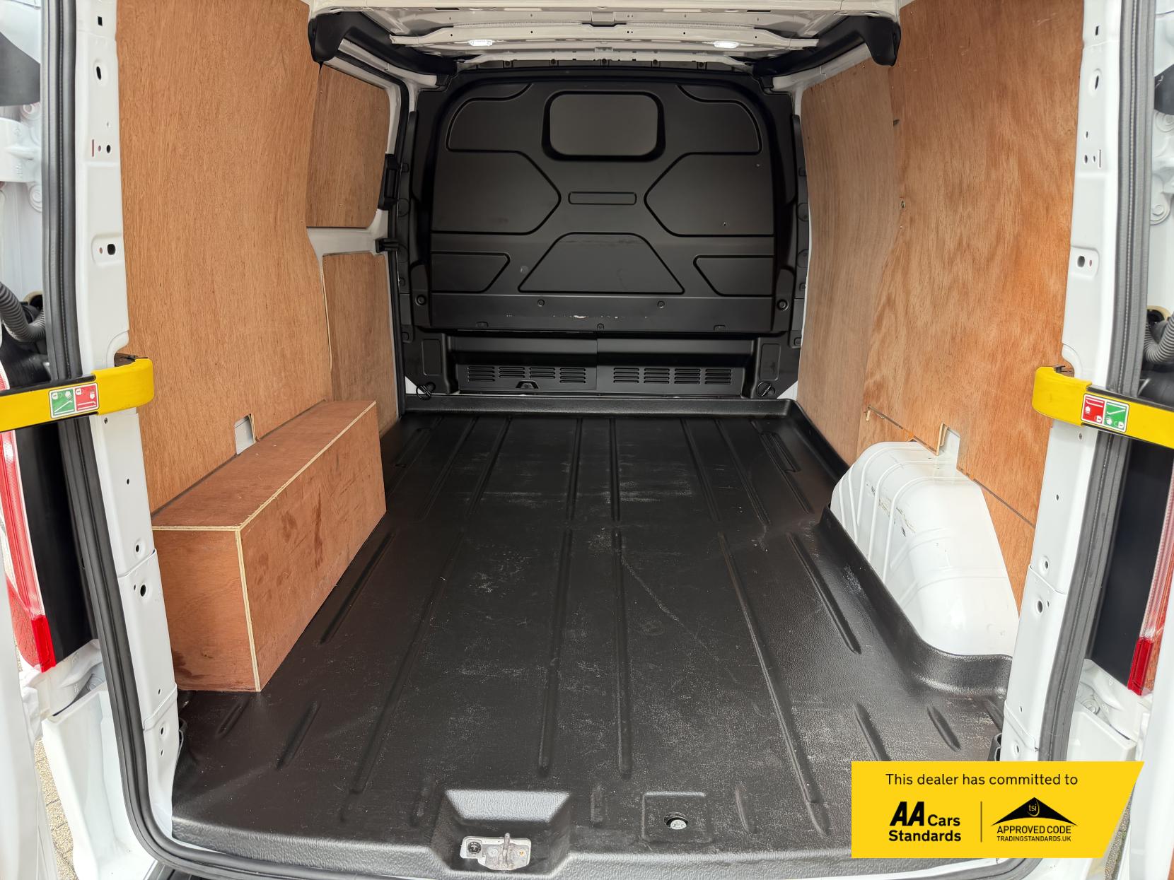 Ford Transit Custom 2.0 300 EcoBlue Limited Panel Van 5dr Diesel Auto L1 H1 Euro 6 (s/s) (130 ps)