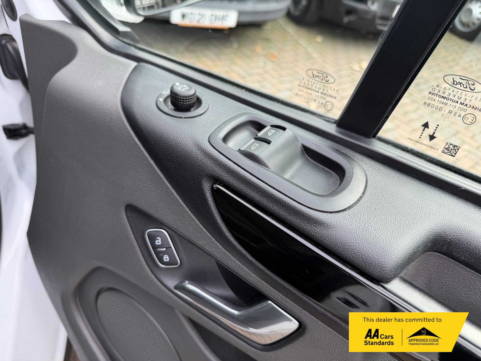 Ford Transit Custom 2.0 300 EcoBlue Limited Panel Van 5dr Diesel Auto L1 H1 Euro 6 (s/s) (130 ps)