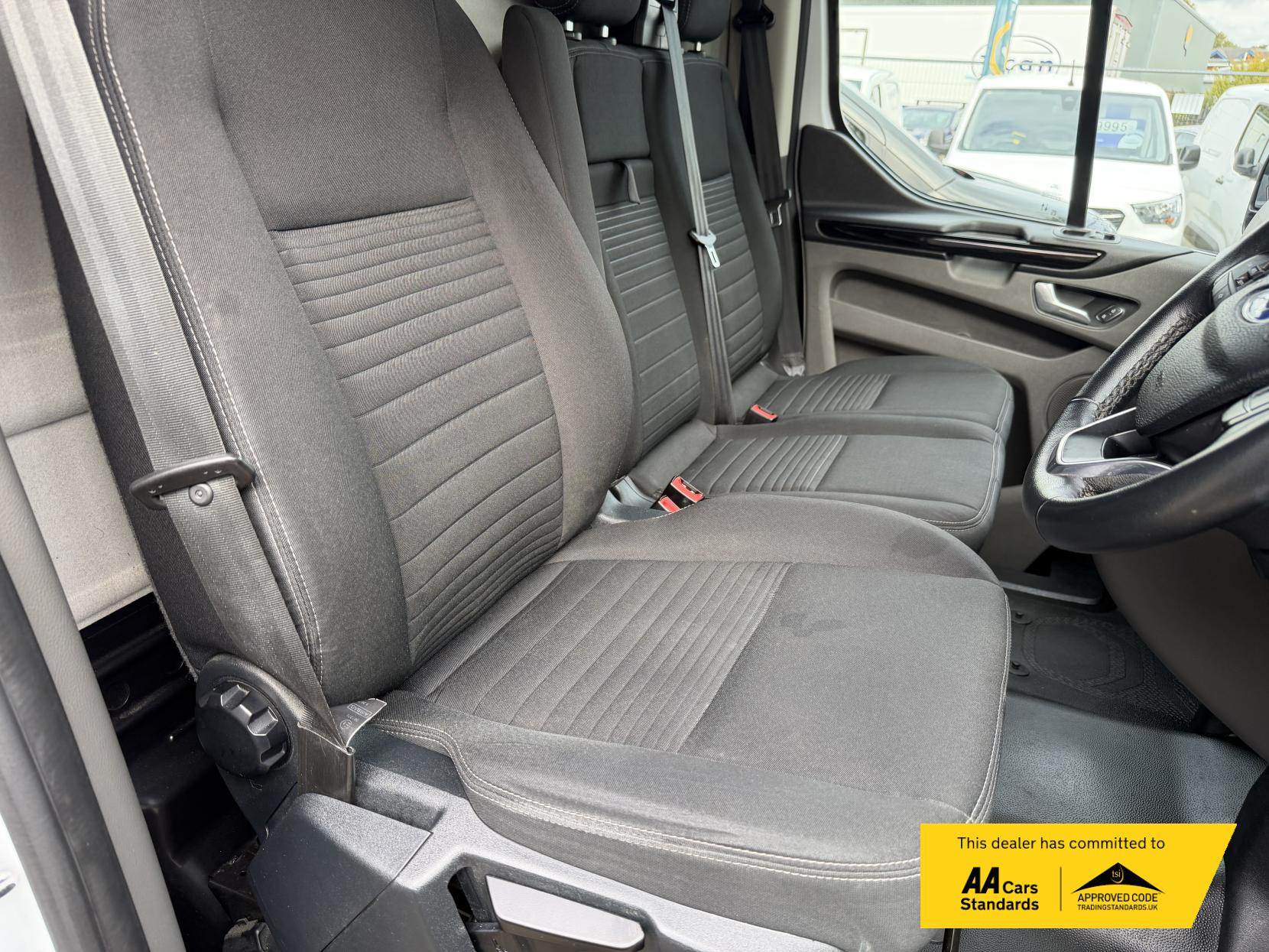 Ford Transit Custom 2.0 300 EcoBlue Limited Panel Van 5dr Diesel Auto L1 H1 Euro 6 (s/s) (130 ps)