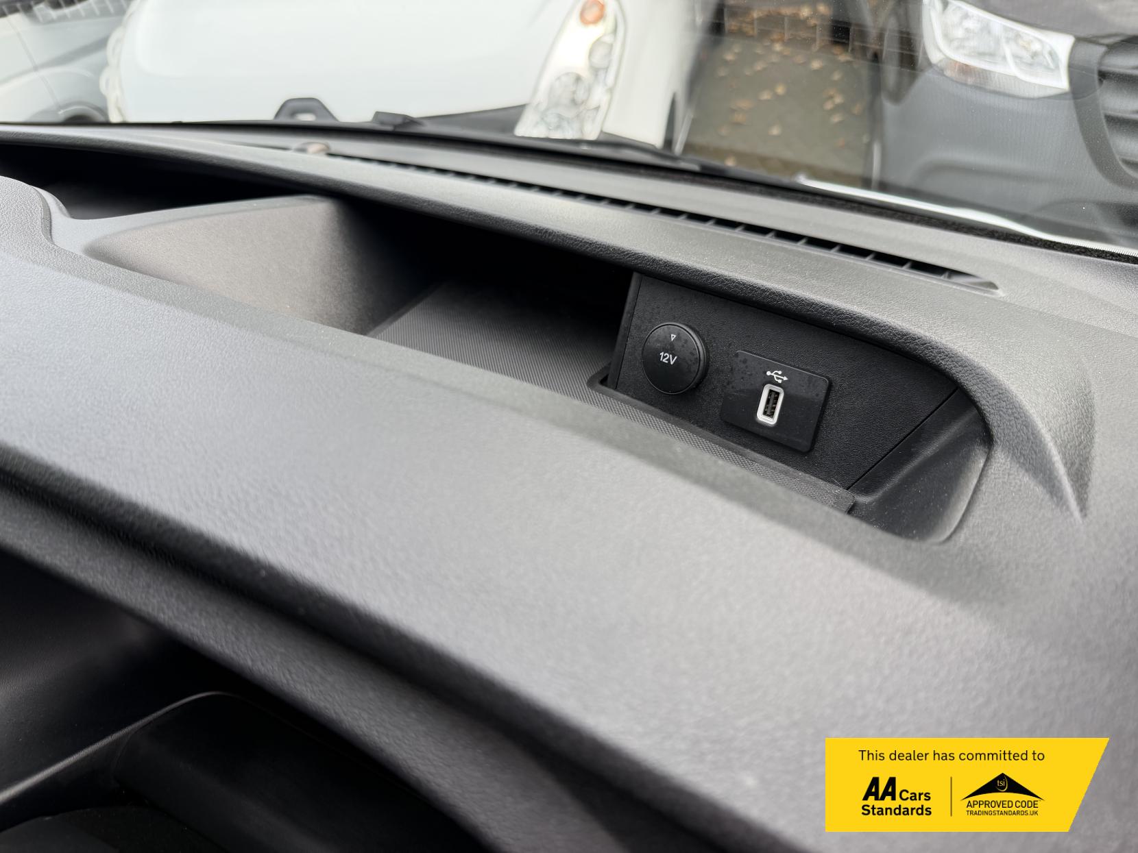 Ford Transit Custom 2.0 300 EcoBlue Limited Panel Van 5dr Diesel Auto L1 H1 Euro 6 (s/s) (130 ps)