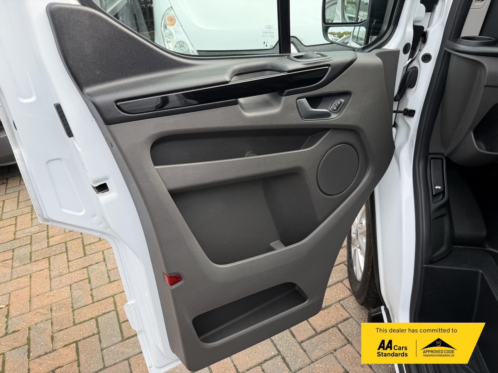 Ford Transit Custom 2.0 300 EcoBlue Limited Panel Van 5dr Diesel Auto L1 H1 Euro 6 (s/s) (130 ps)