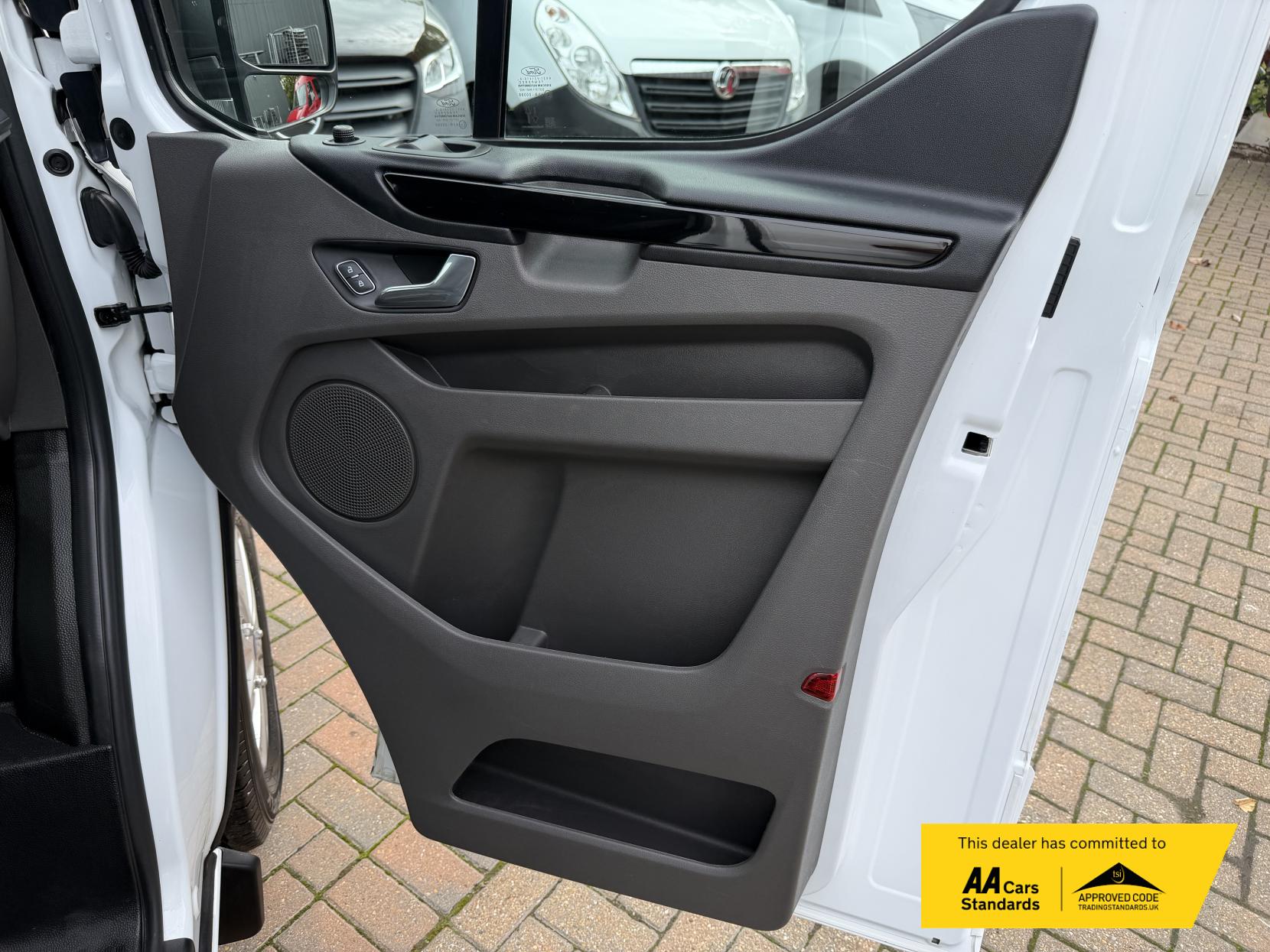 Ford Transit Custom 2.0 300 EcoBlue Limited Panel Van 5dr Diesel Auto L1 H1 Euro 6 (s/s) (130 ps)