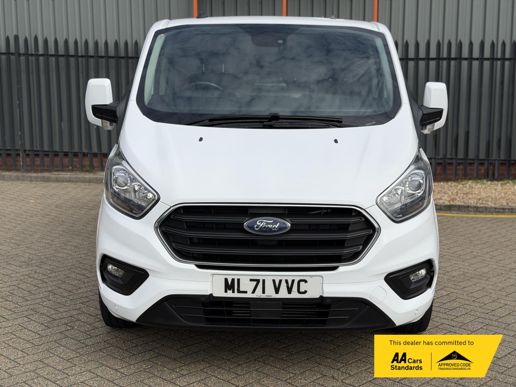 Ford Transit Custom 2.0 300 EcoBlue Limited Panel Van 5dr Diesel Auto L1 H1 Euro 6 (s/s) (130 ps)