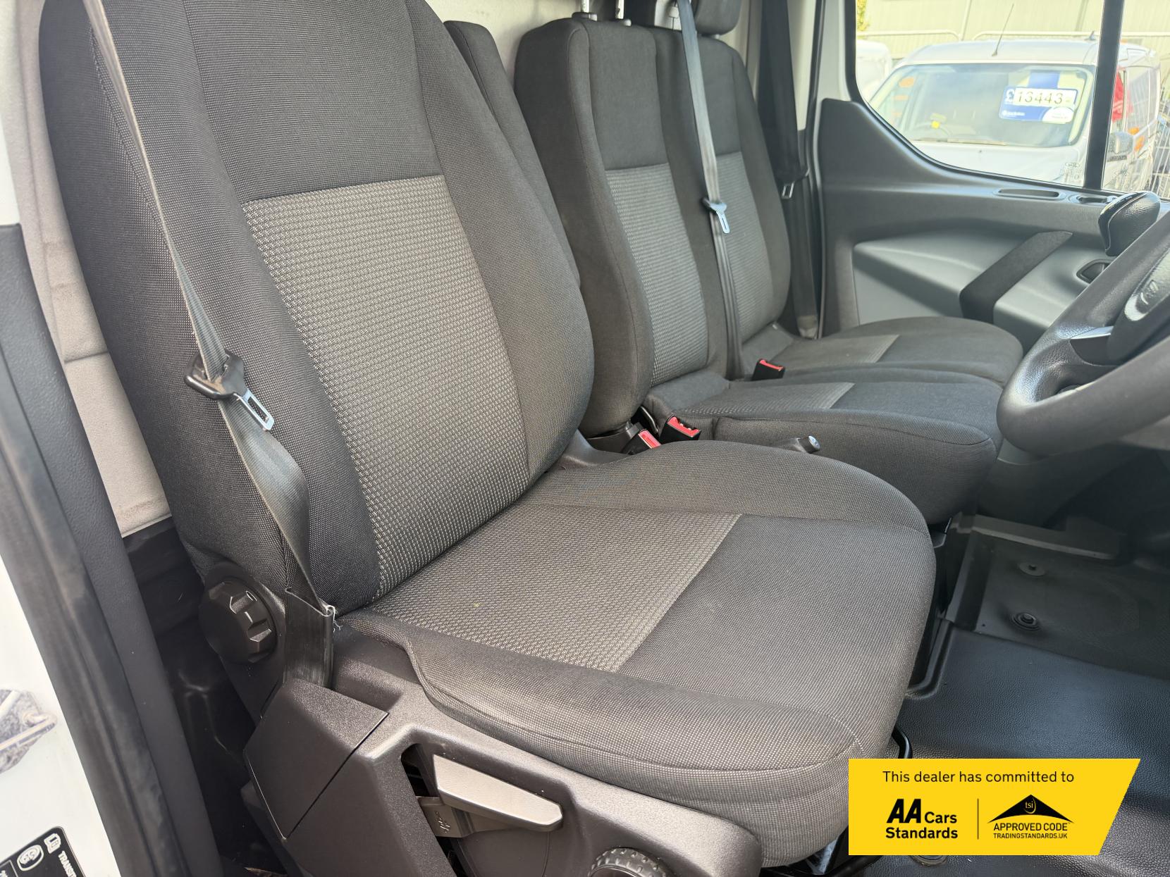 Ford Transit Custom 2.0 TDCi 270 Panel Van 5dr Diesel Manual L1 H1 (163 g/km, 104 bhp)
