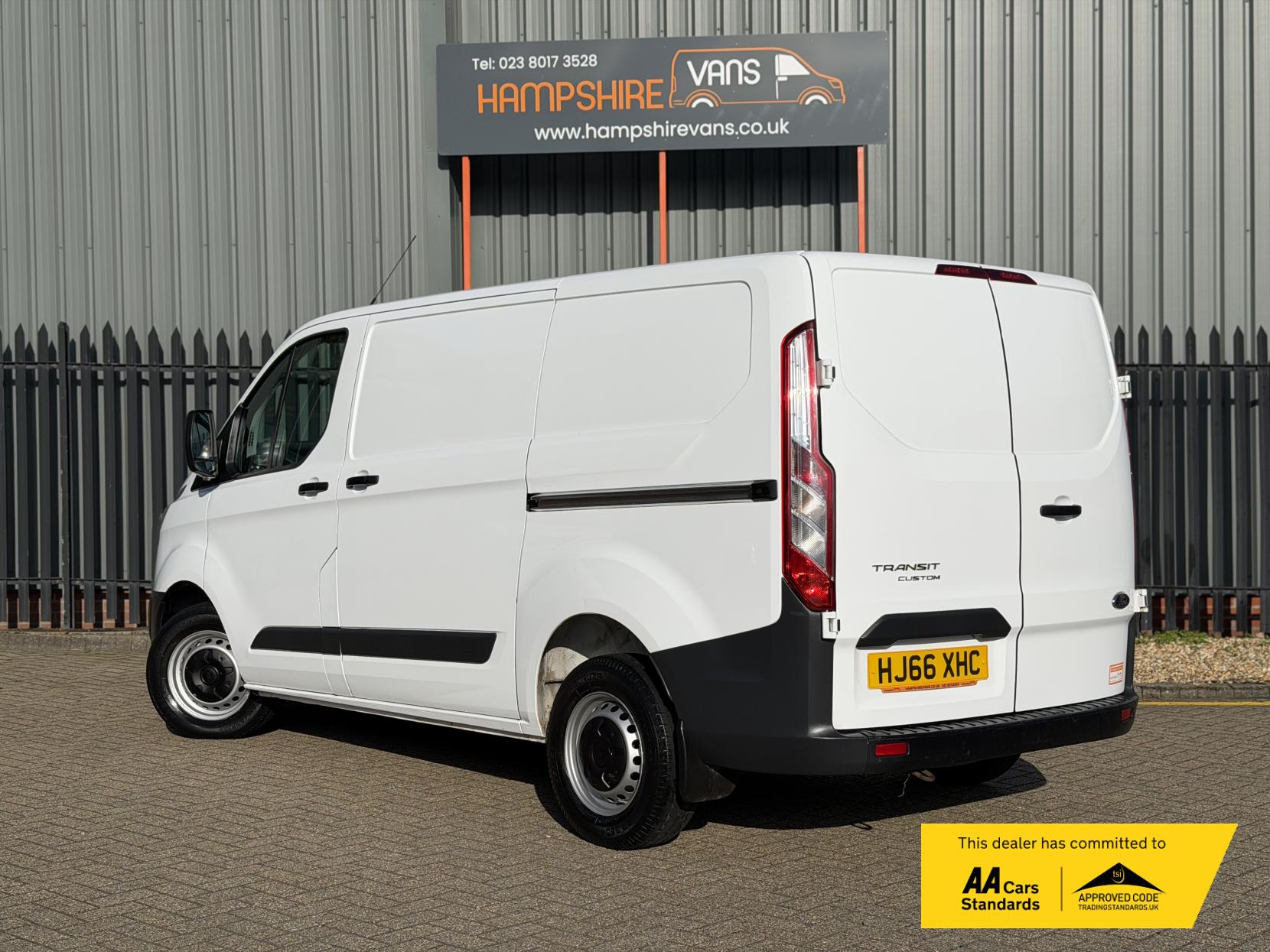 Ford Transit Custom 2.0 TDCi 270 Panel Van 5dr Diesel Manual L1 H1 (163 g/km, 104 bhp)