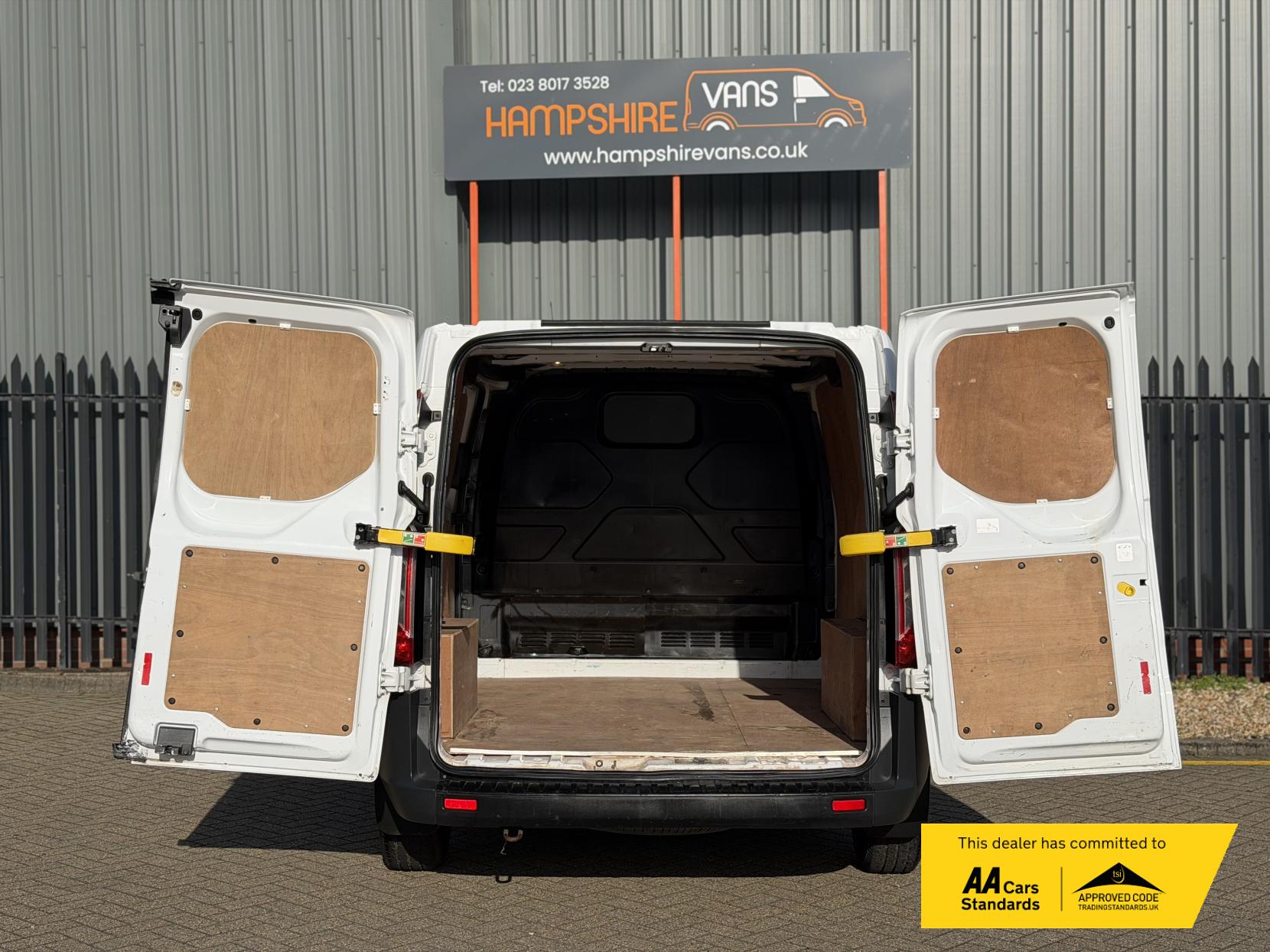 Ford Transit Custom 2.0 TDCi 270 Panel Van 5dr Diesel Manual L1 H1 (163 g/km, 104 bhp)