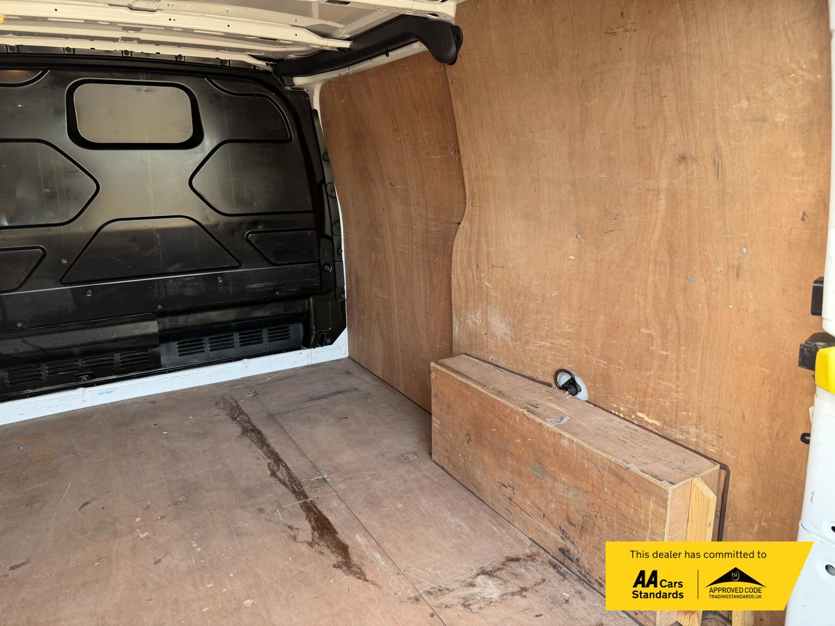 Ford Transit Custom 2.0 TDCi 270 Panel Van 5dr Diesel Manual L1 H1 (163 g/km, 104 bhp)