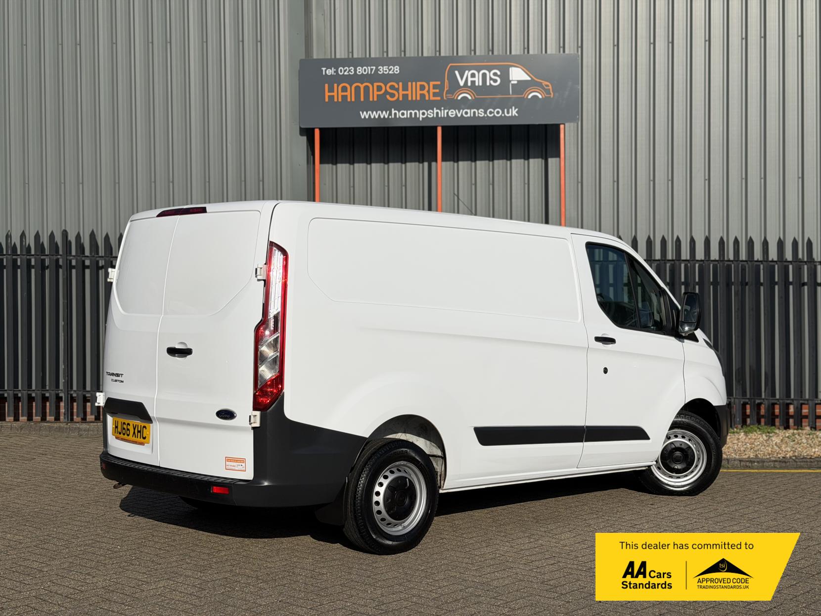 Ford Transit Custom 2.0 TDCi 270 Panel Van 5dr Diesel Manual L1 H1 (163 g/km, 104 bhp)