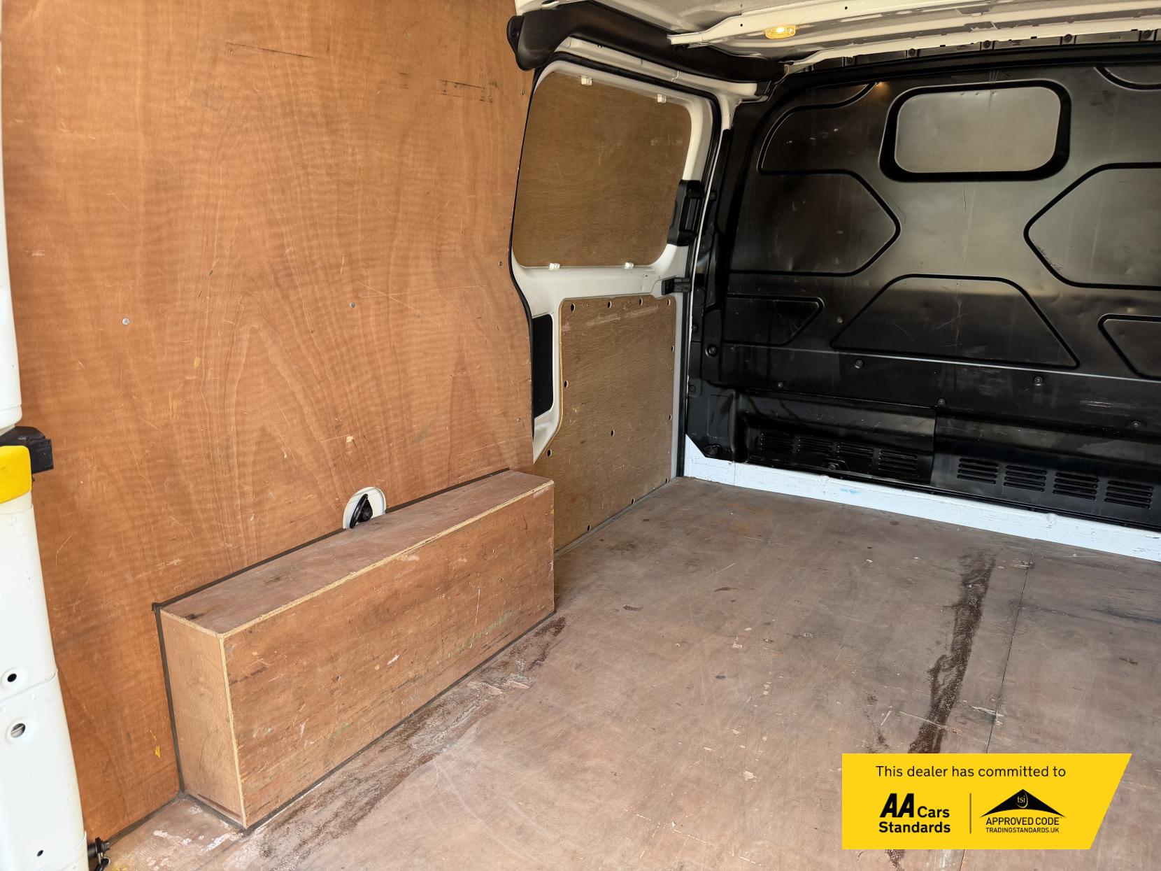 Ford Transit Custom 2.0 TDCi 270 Panel Van 5dr Diesel Manual L1 H1 (163 g/km, 104 bhp)