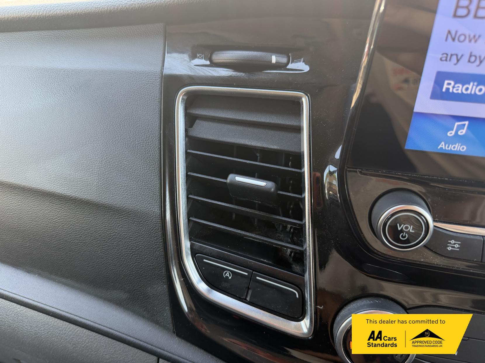 2022 Ford Transit Custom 2.0 300 EcoBlue Limited Panel Van 5dr Diesel Manual L2 H1 Euro 6 (s/s) (130 ps) - Thumbnail 24