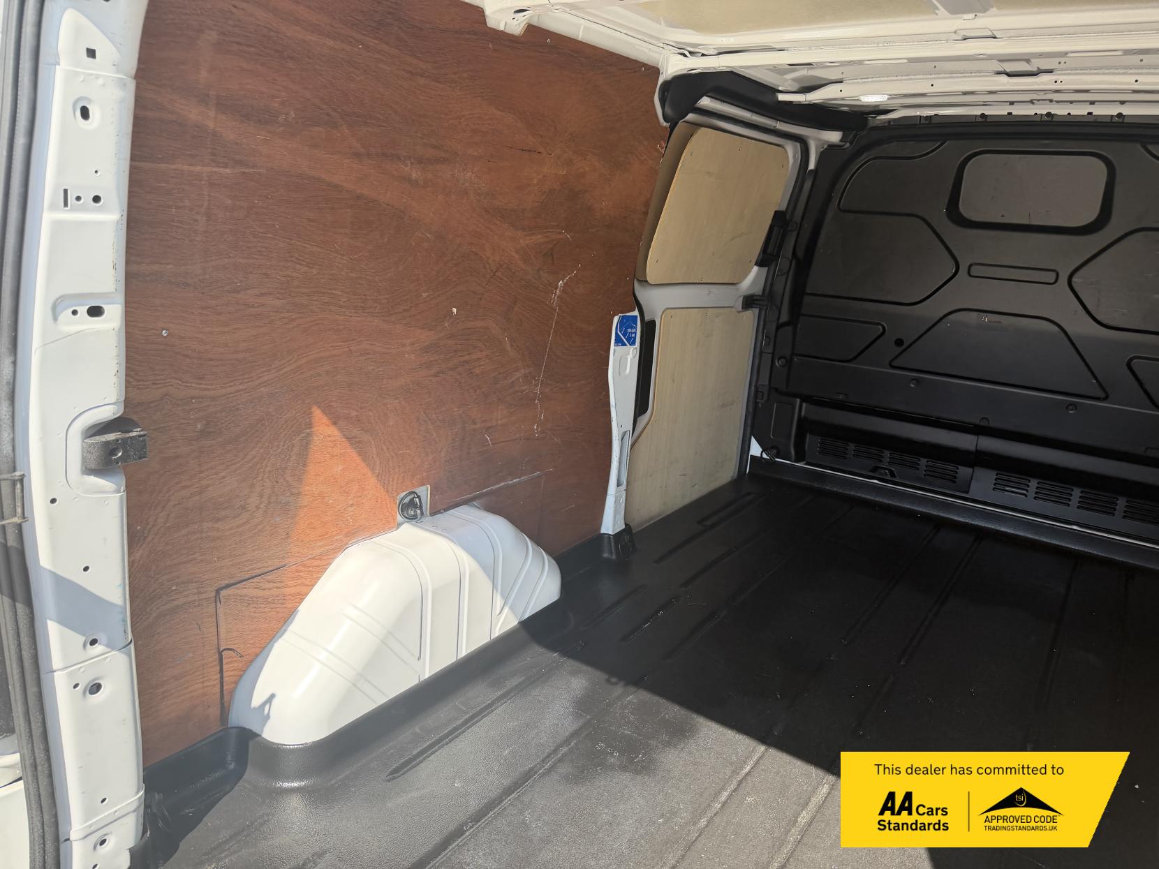 2022 Ford Transit Custom 2.0 300 EcoBlue Limited Panel Van 5dr Diesel Manual L2 H1 Euro 6 (s/s) (130 ps) - Thumbnail 13