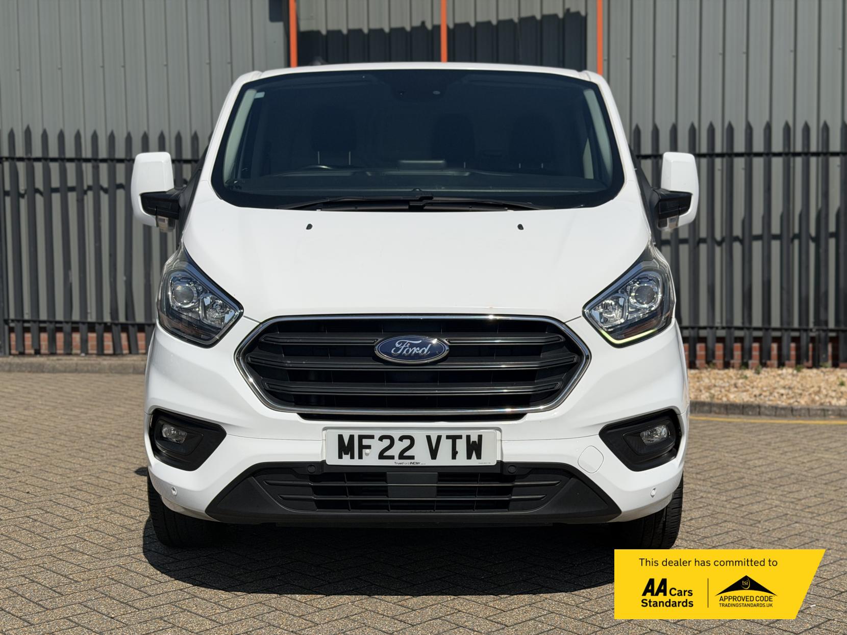 2022 Ford Transit Custom 2.0 300 EcoBlue Limited Panel Van 5dr Diesel Manual L2 H1 Euro 6 (s/s) (130 ps) - Thumbnail 8