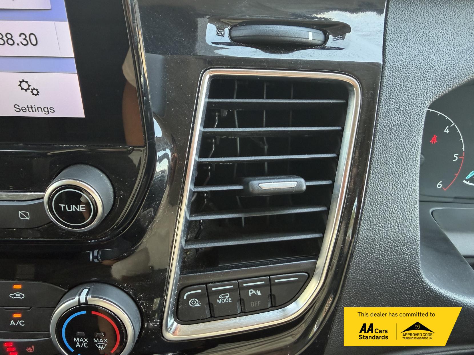 2022 Ford Transit Custom 2.0 300 EcoBlue Limited Panel Van 5dr Diesel Manual L2 H1 Euro 6 (s/s) (130 ps) - Thumbnail 25