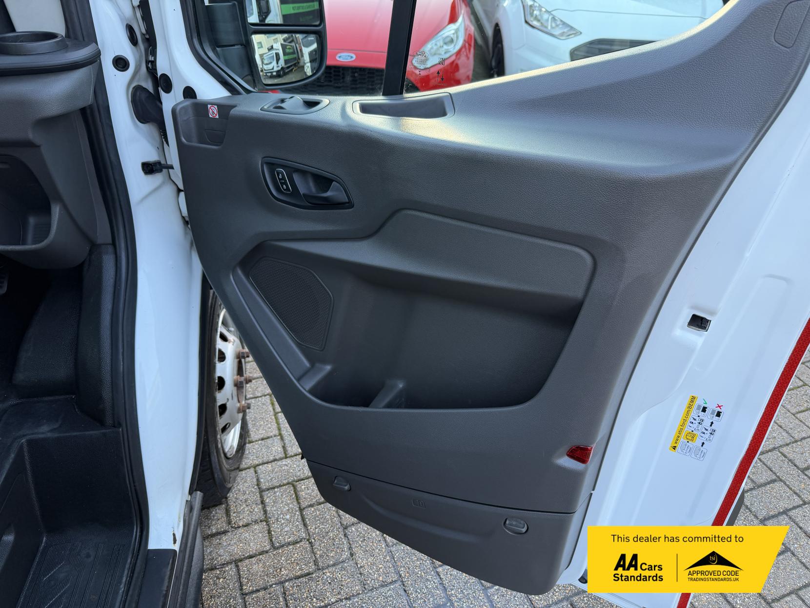 Ford Transit 2.0 350 EcoBlue Premium Dropside 2dr Diesel Manual RWD L2 Euro 6 (130 ps)