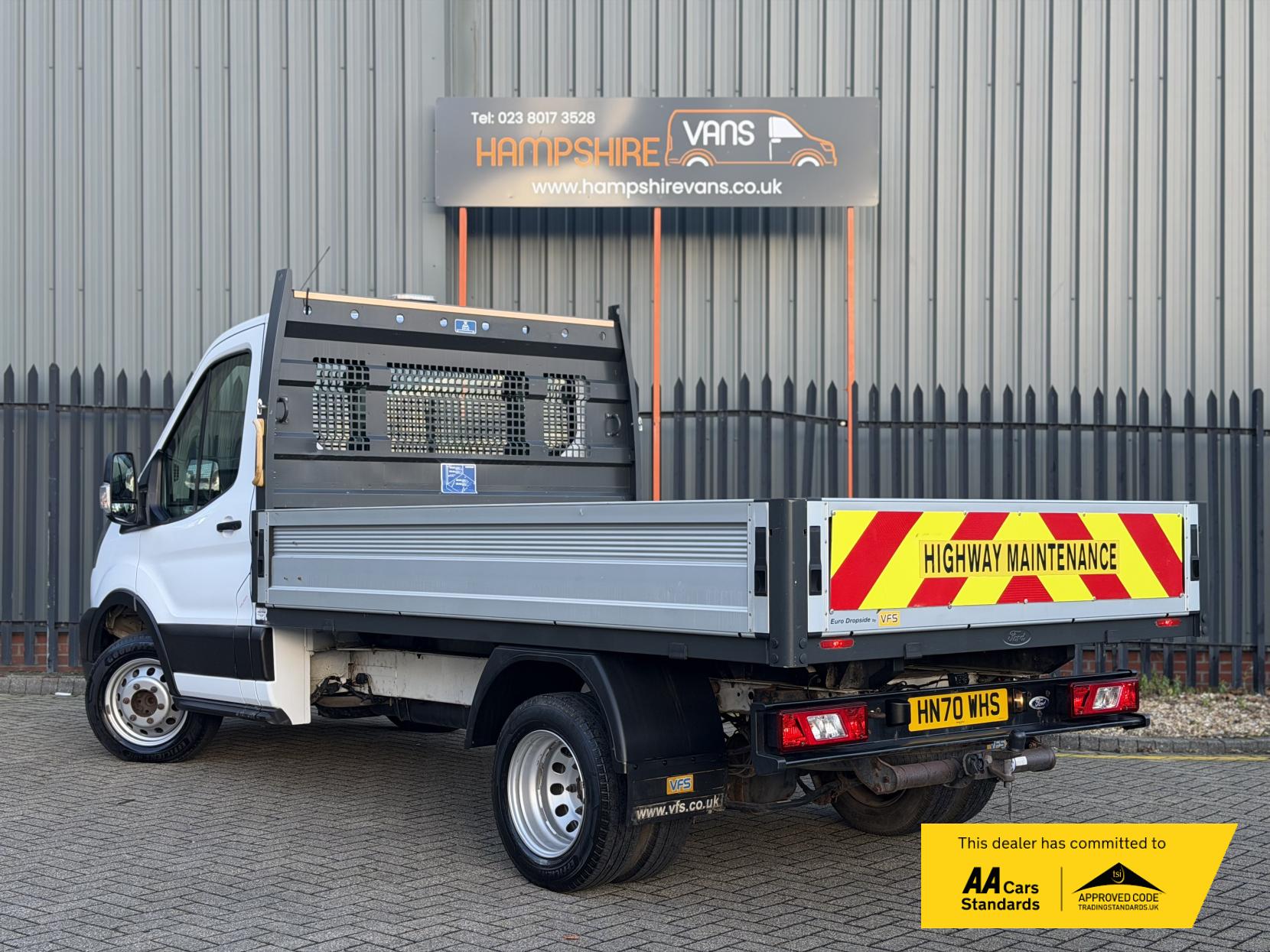 Ford Transit 2.0 350 EcoBlue Premium Dropside 2dr Diesel Manual RWD L2 Euro 6 (130 ps)