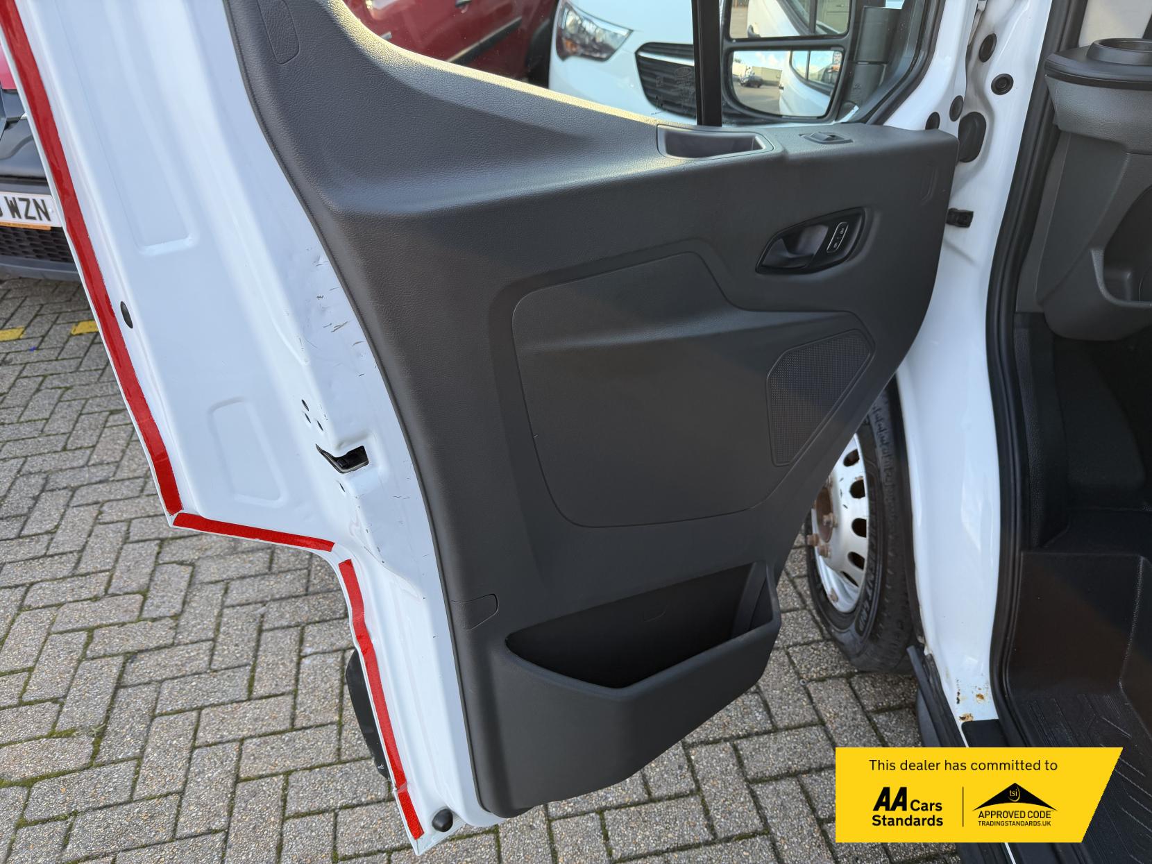 Ford Transit 2.0 350 EcoBlue Premium Dropside 2dr Diesel Manual RWD L2 Euro 6 (130 ps)