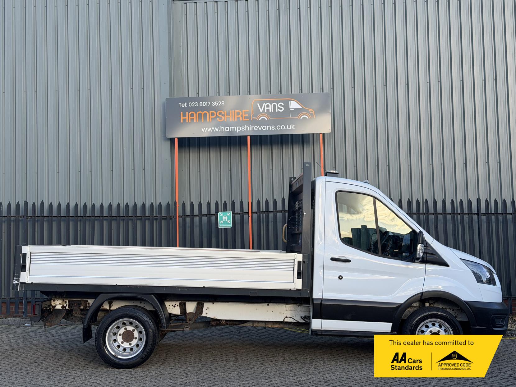Ford Transit 2.0 350 EcoBlue Premium Dropside 2dr Diesel Manual RWD L2 Euro 6 (130 ps)