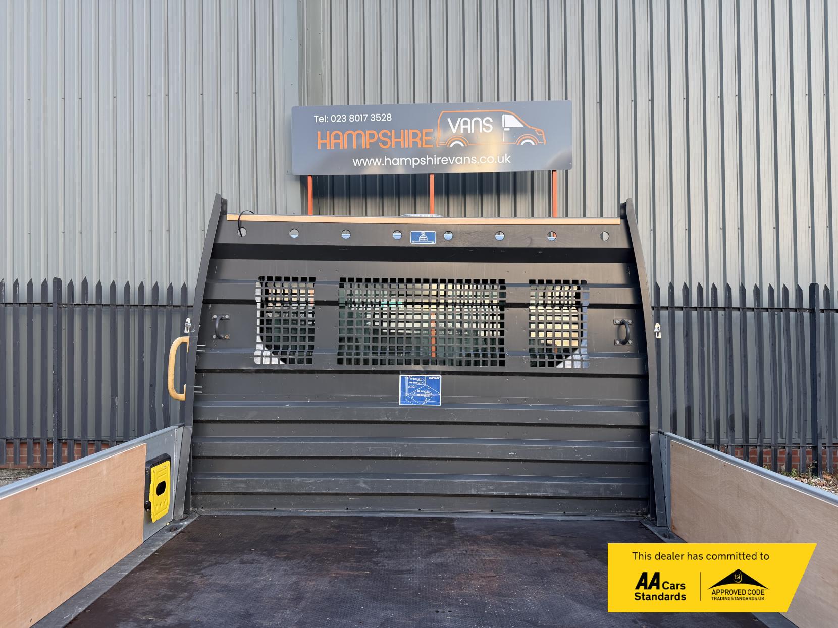 Ford Transit 2.0 350 EcoBlue Premium Dropside 2dr Diesel Manual RWD L2 Euro 6 (130 ps)