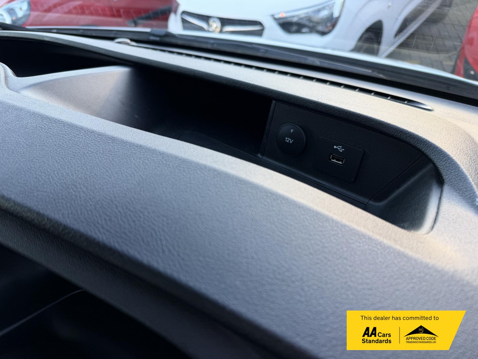 Ford Transit 2.0 350 EcoBlue Premium Dropside 2dr Diesel Manual RWD L2 Euro 6 (130 ps)