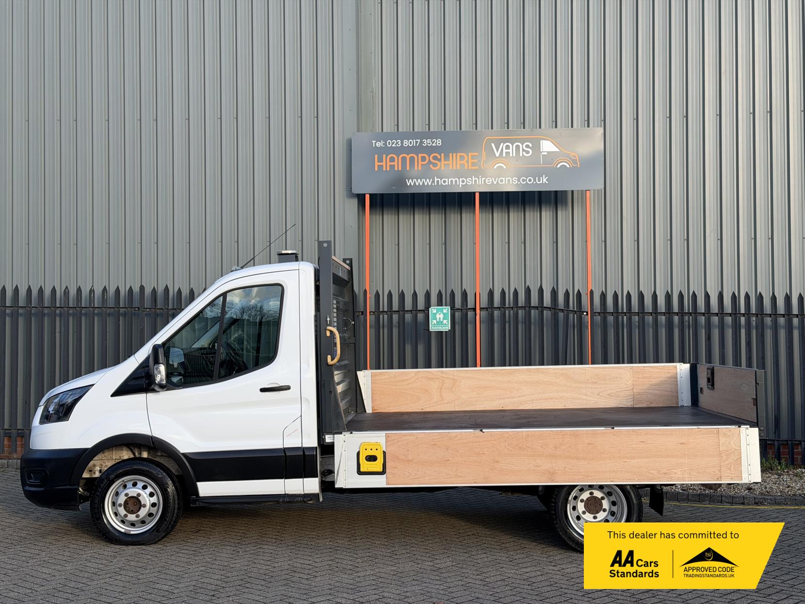 Ford Transit 2.0 350 EcoBlue Premium Dropside 2dr Diesel Manual RWD L2 Euro 6 (130 ps)