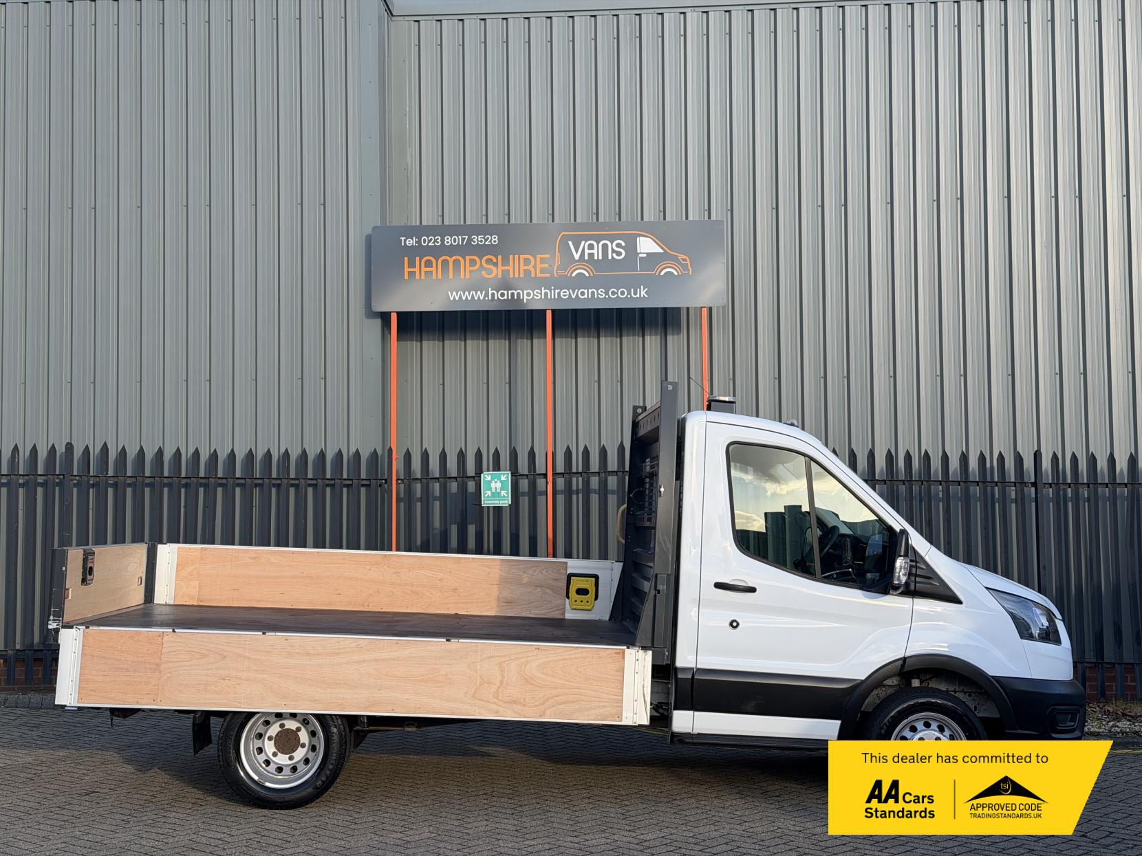 Ford Transit 2.0 350 EcoBlue Premium Dropside 2dr Diesel Manual RWD L2 Euro 6 (130 ps)