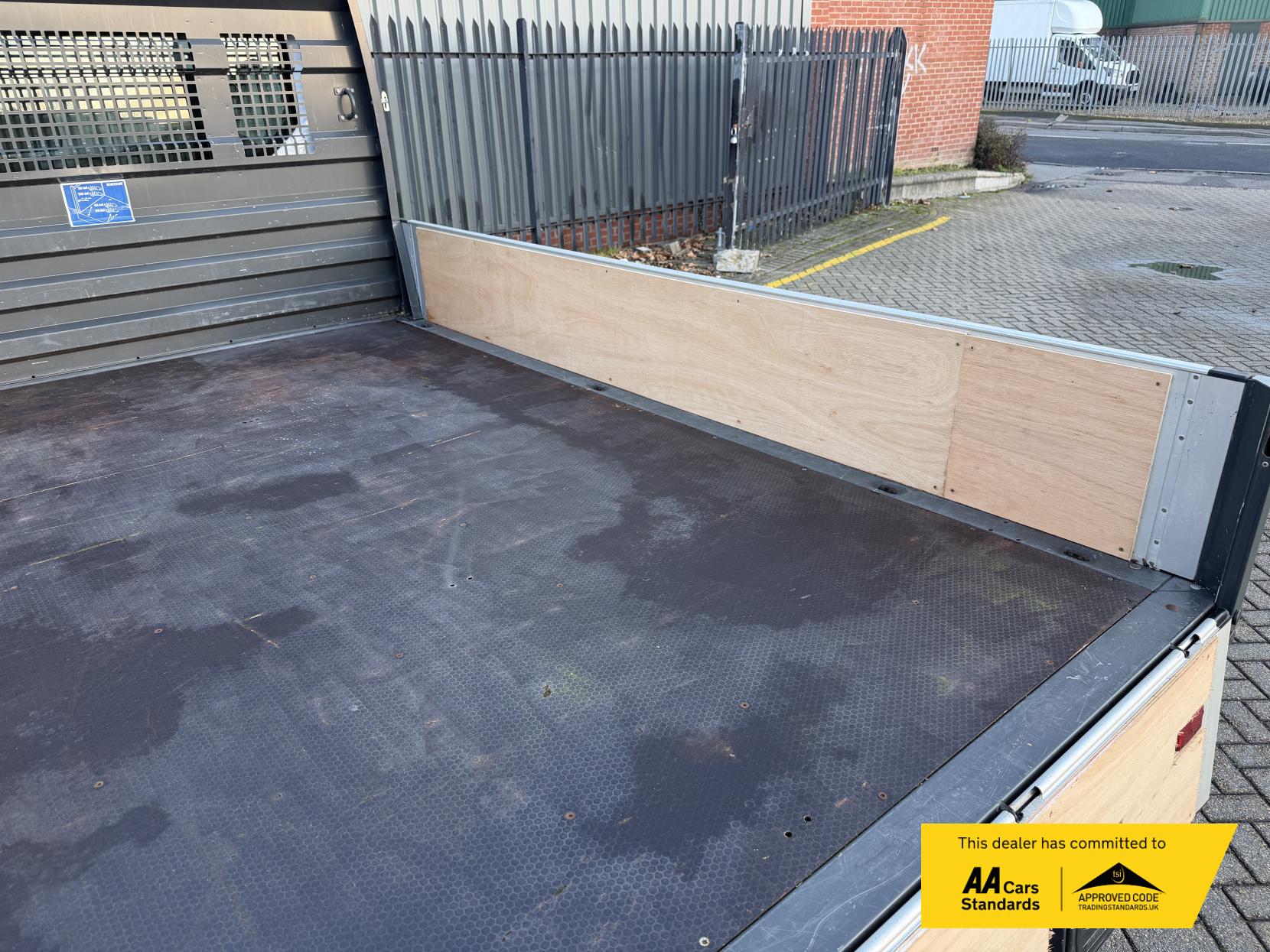 Ford Transit 2.0 350 EcoBlue Premium Dropside 2dr Diesel Manual RWD L2 Euro 6 (130 ps)