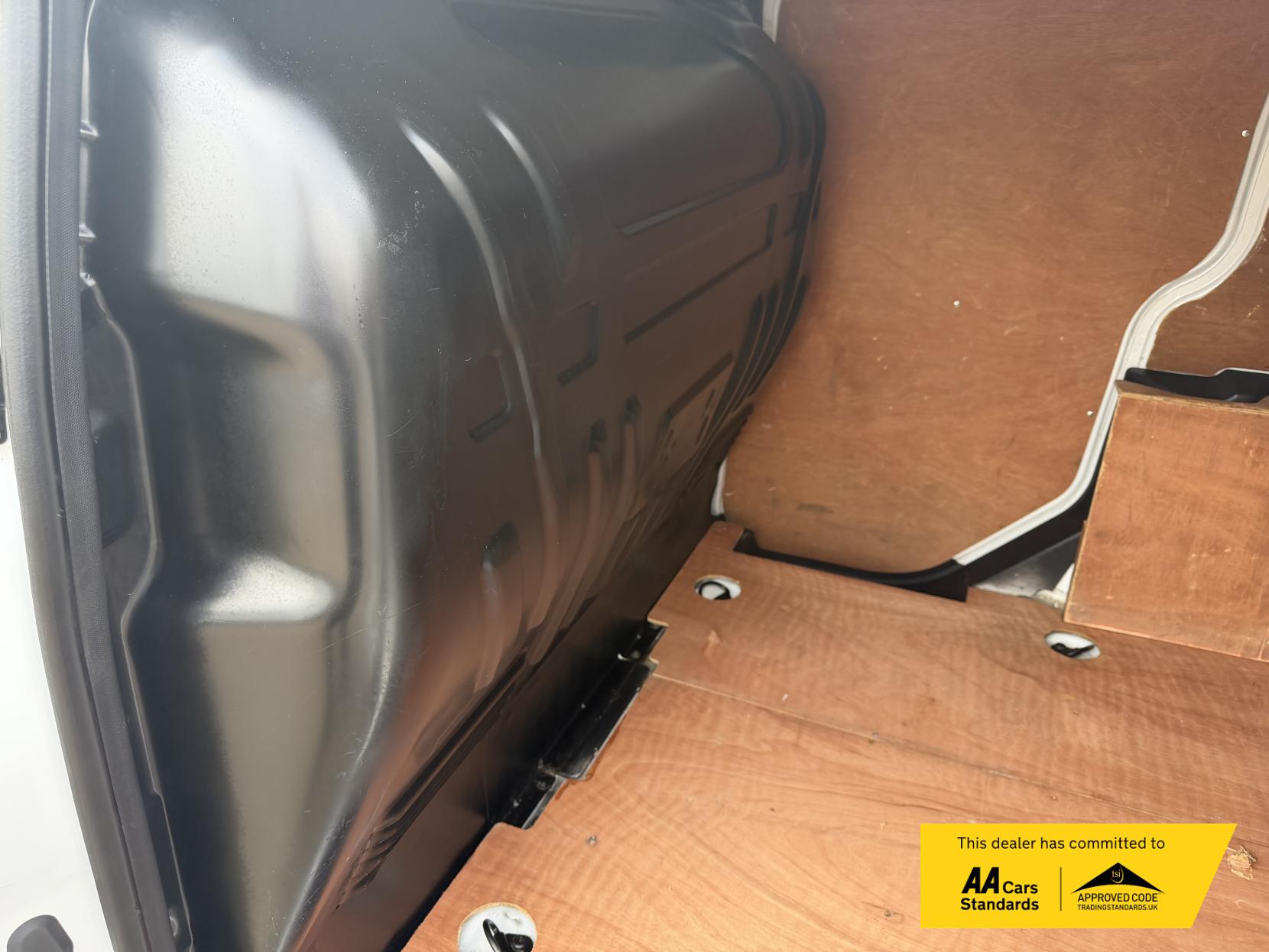 Ford Transit Connect 1.6 TDCi 220 Panel Van 4dr Diesel Manual L1 H1 (124 g/km, 94 bhp)