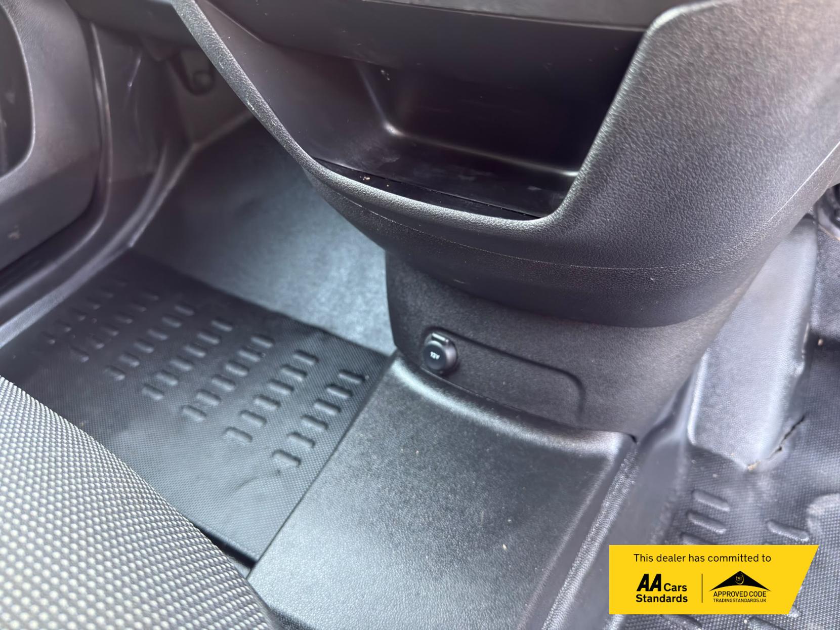 2024 Vauxhall Combo 1.5 Turbo D 2300 Pro XL Panel Van 6dr Diesel Auto LWB Euro 6 (s/s) (130 ps) - Thumbnail 55