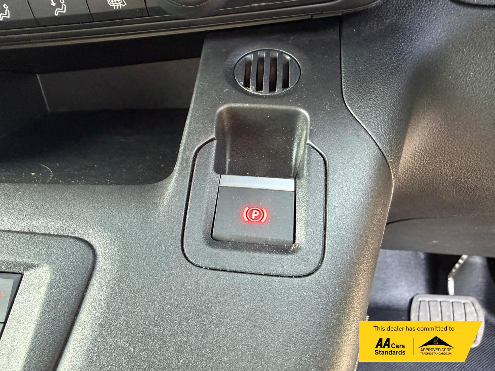 2024 Vauxhall Combo 1.5 Turbo D 2300 Pro XL Panel Van 6dr Diesel Auto LWB Euro 6 (s/s) (130 ps) - Thumbnail 40