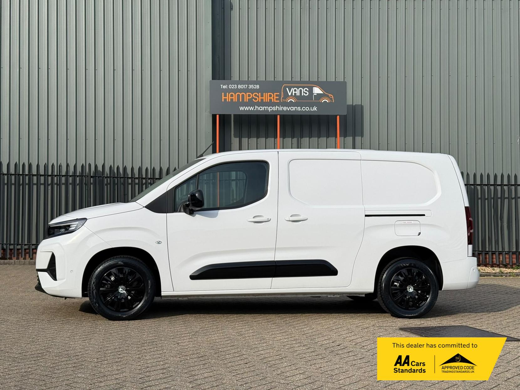 2024 Vauxhall Combo 1.5 Turbo D 2300 Pro XL Panel Van 6dr Diesel Auto LWB Euro 6 (s/s) (130 ps) - Thumbnail 5