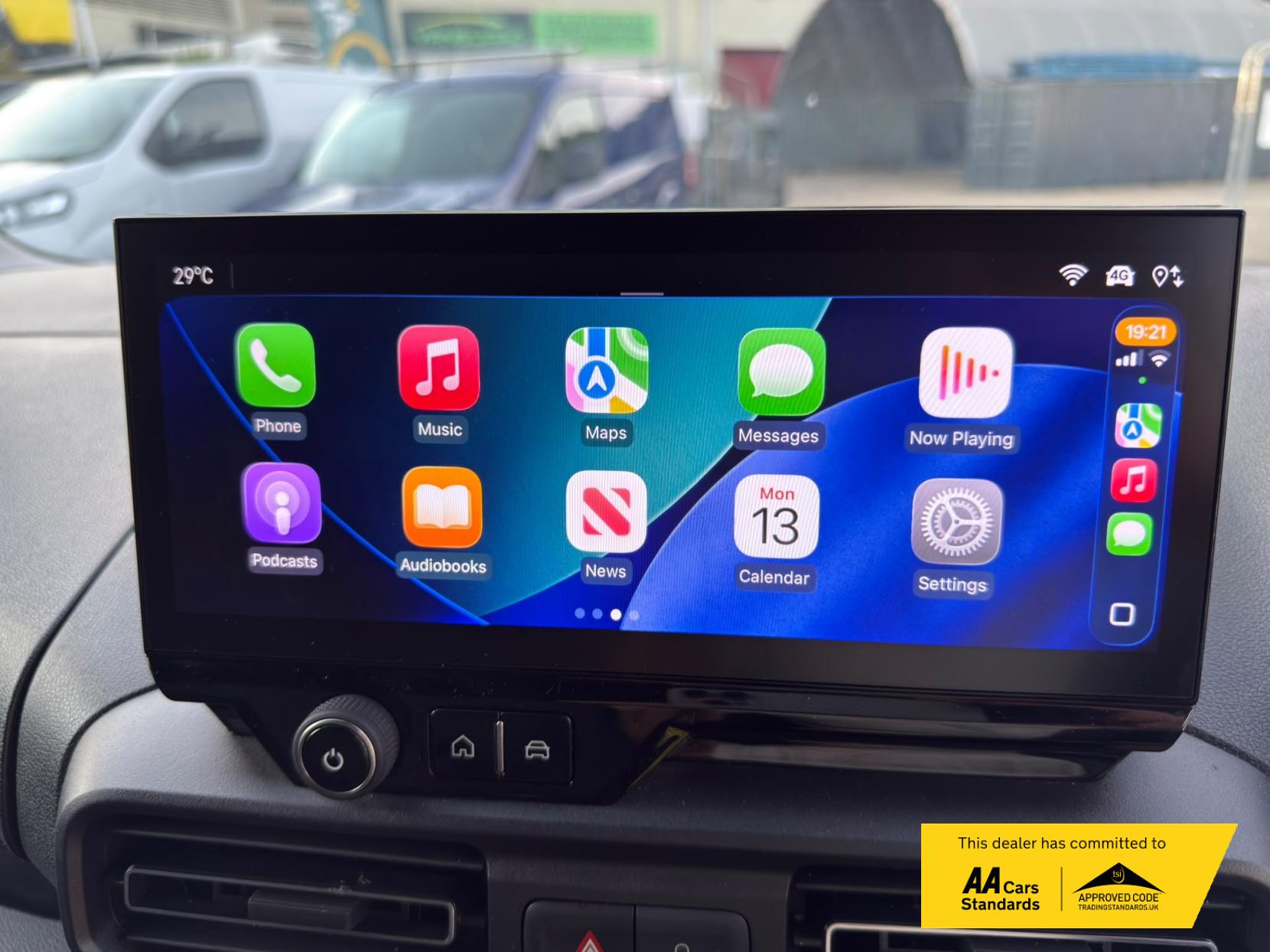 2024 Vauxhall Combo 1.5 Turbo D 2300 Pro XL Panel Van 6dr Diesel Auto LWB Euro 6 (s/s) (130 ps) - Thumbnail 8