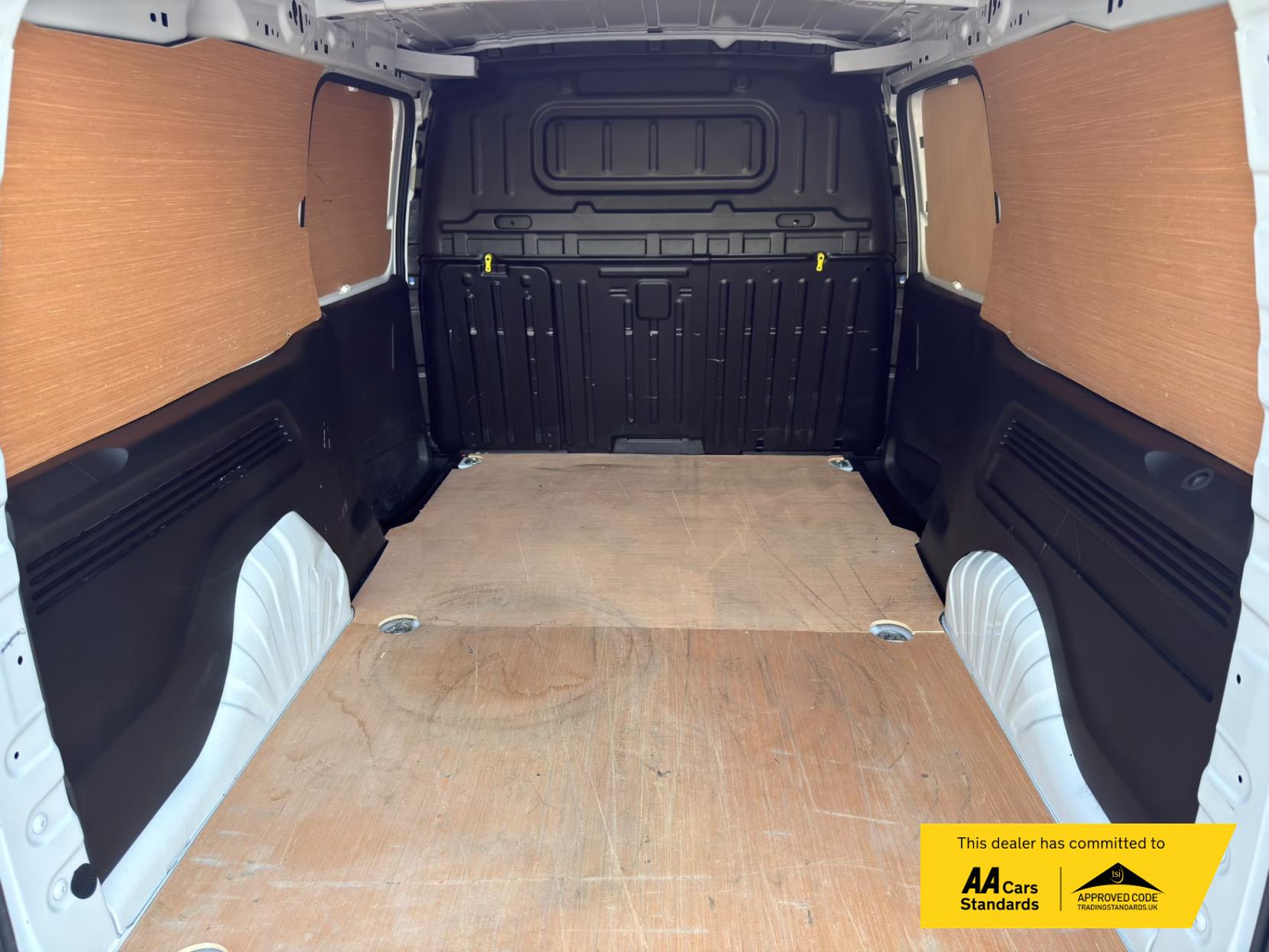 2024 Vauxhall Combo 1.5 Turbo D 2300 Pro XL Panel Van 6dr Diesel Auto LWB Euro 6 (s/s) (130 ps) - Thumbnail 29