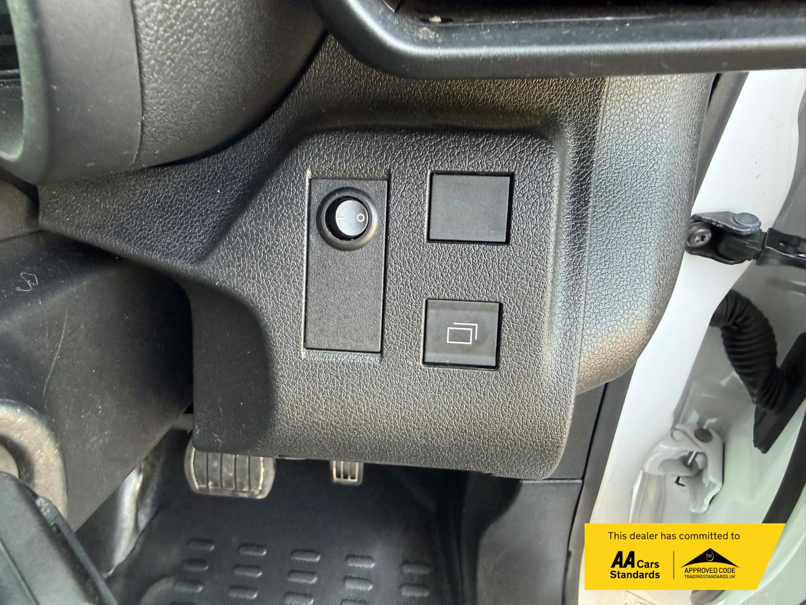 2024 Vauxhall Combo 1.5 Turbo D 2300 Pro XL Panel Van 6dr Diesel Auto LWB Euro 6 (s/s) (130 ps) - Thumbnail 54