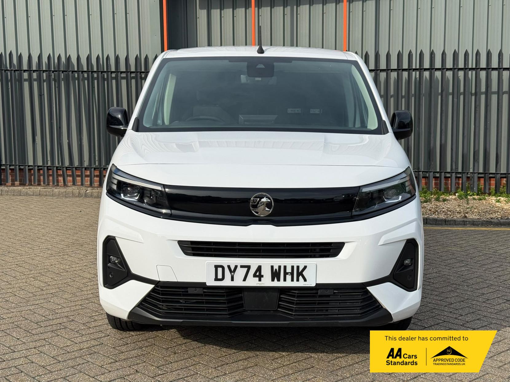 2024 Vauxhall Combo 1.5 Turbo D 2300 Pro XL Panel Van 6dr Diesel Auto LWB Euro 6 (s/s) (130 ps) - Thumbnail 24