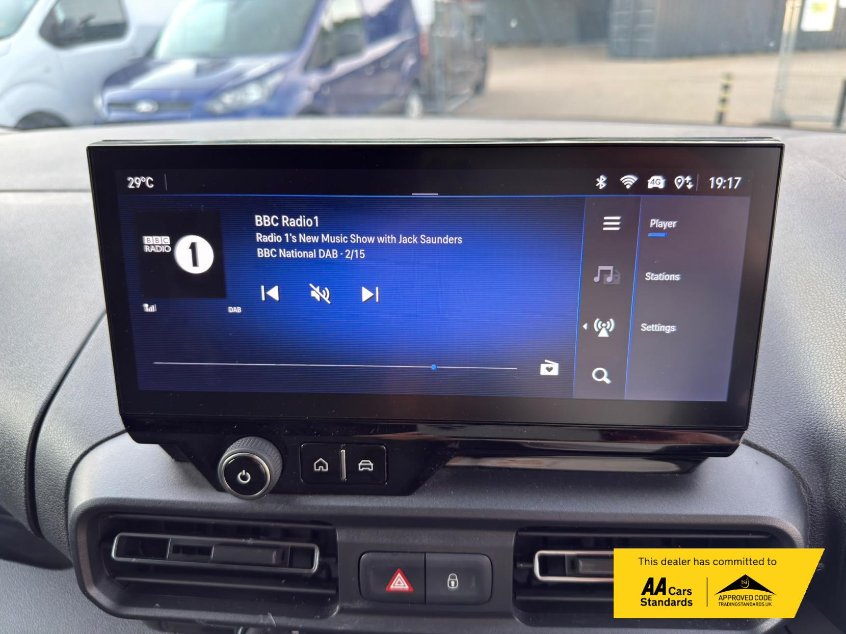 2024 Vauxhall Combo 1.5 Turbo D 2300 Pro XL Panel Van 6dr Diesel Auto LWB Euro 6 (s/s) (130 ps) - Thumbnail 11