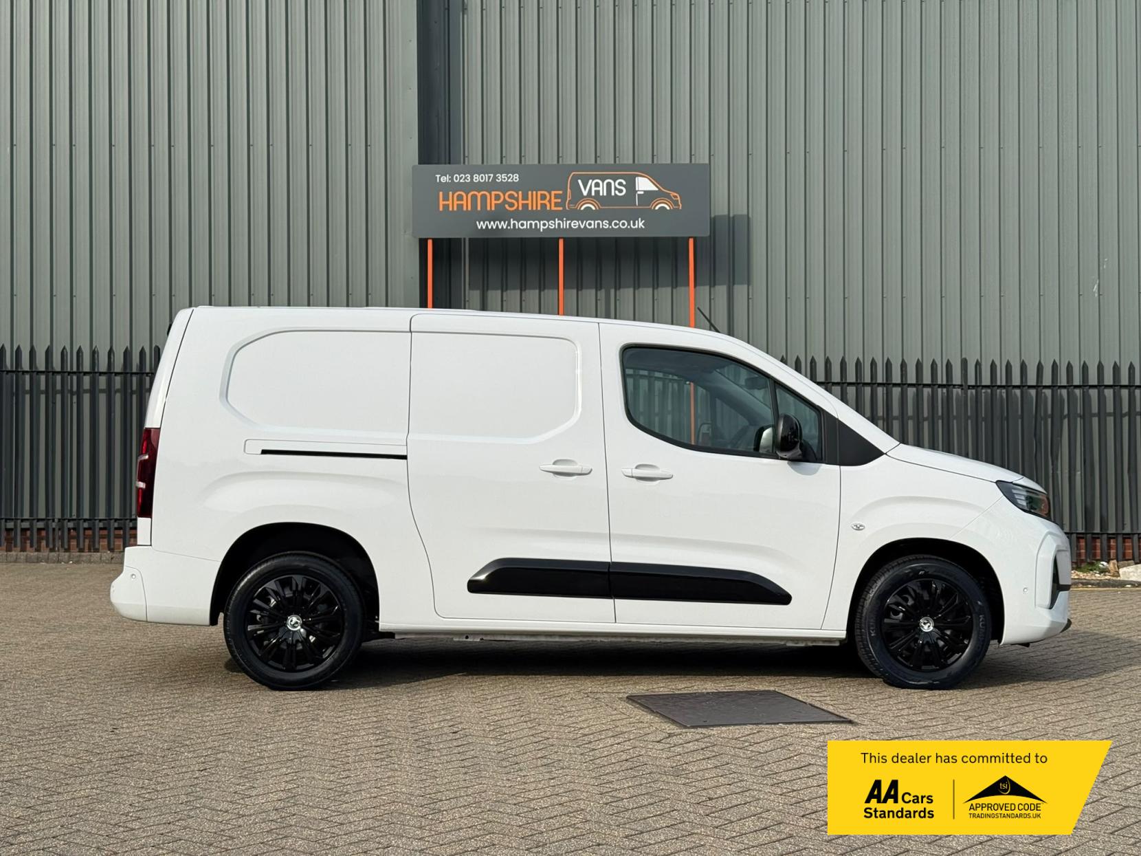2024 Vauxhall Combo 1.5 Turbo D 2300 Pro XL Panel Van 6dr Diesel Auto LWB Euro 6 (s/s) (130 ps) - Thumbnail 7