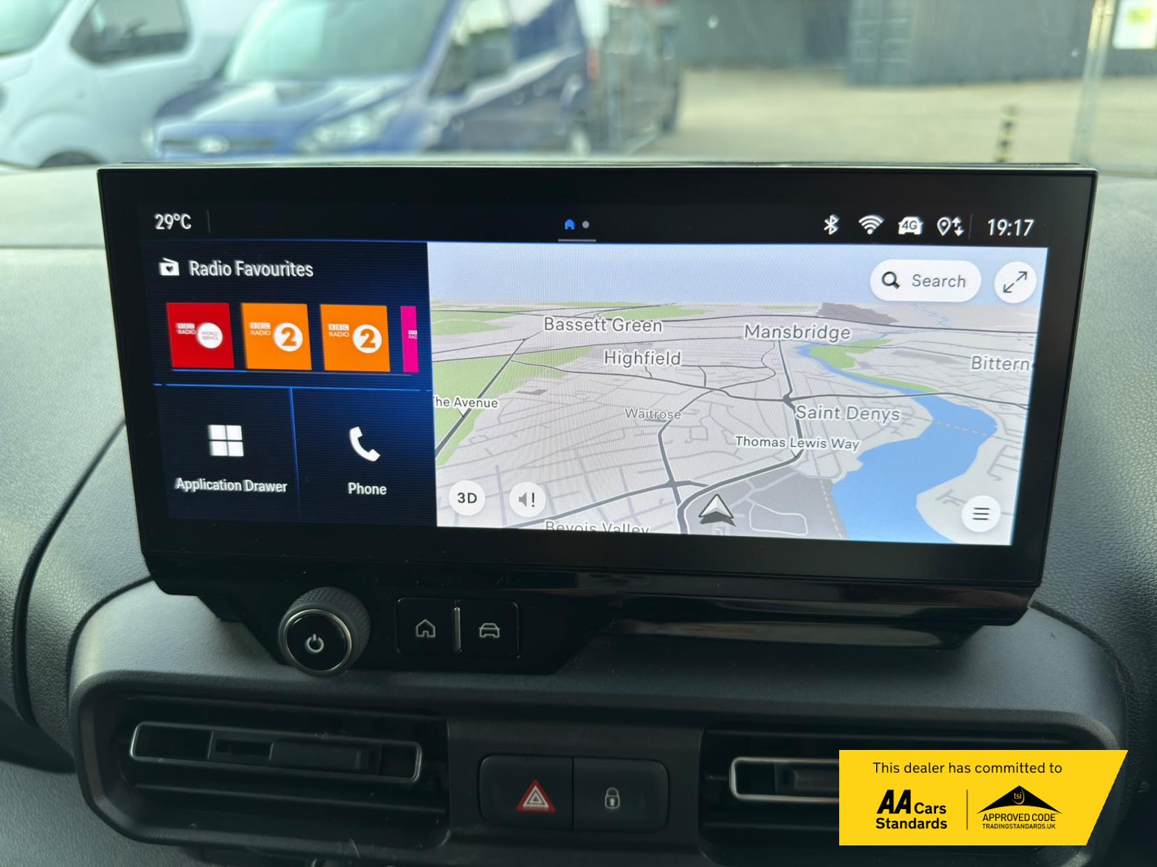 2024 Vauxhall Combo 1.5 Turbo D 2300 Pro XL Panel Van 6dr Diesel Auto LWB Euro 6 (s/s) (130 ps) - Thumbnail 12