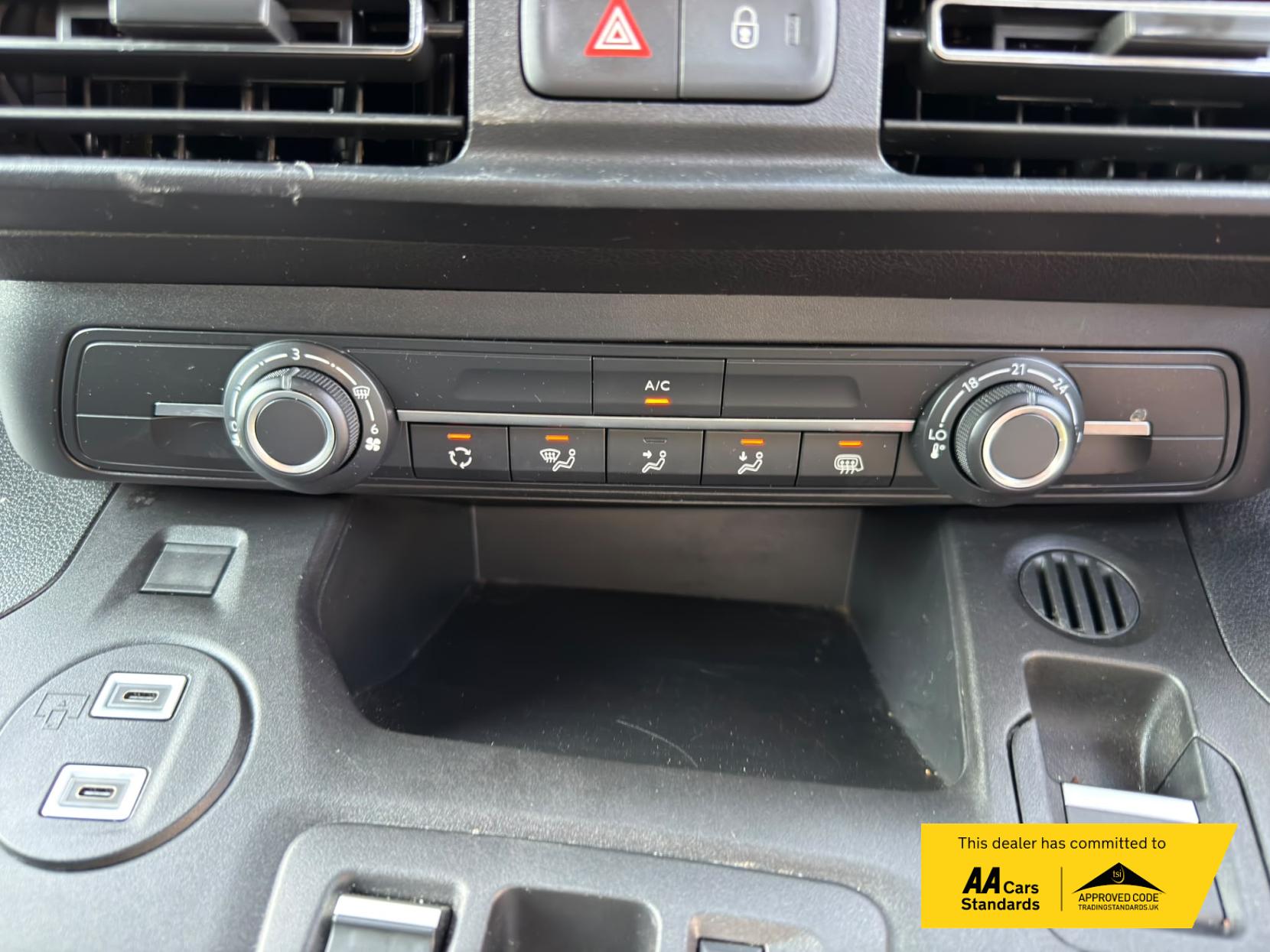 2024 Vauxhall Combo 1.5 Turbo D 2300 Pro XL Panel Van 6dr Diesel Auto LWB Euro 6 (s/s) (130 ps) - Thumbnail 42