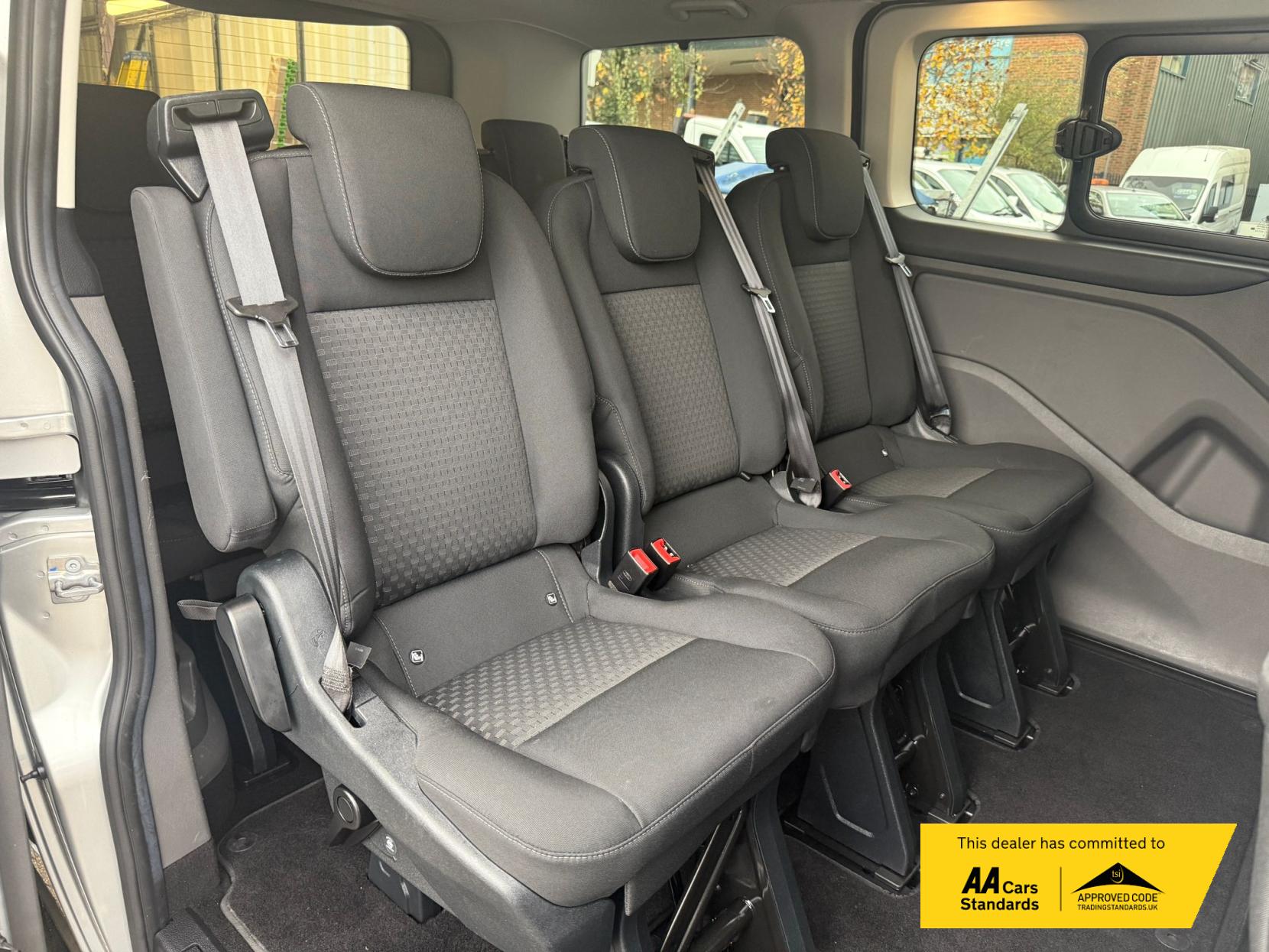 Ford Tourneo Custom 2.0 320 EcoBlue Zetec Minibus Double Cab 5dr Diesel Manual L1 Euro 6 (s/s) (130 ps)