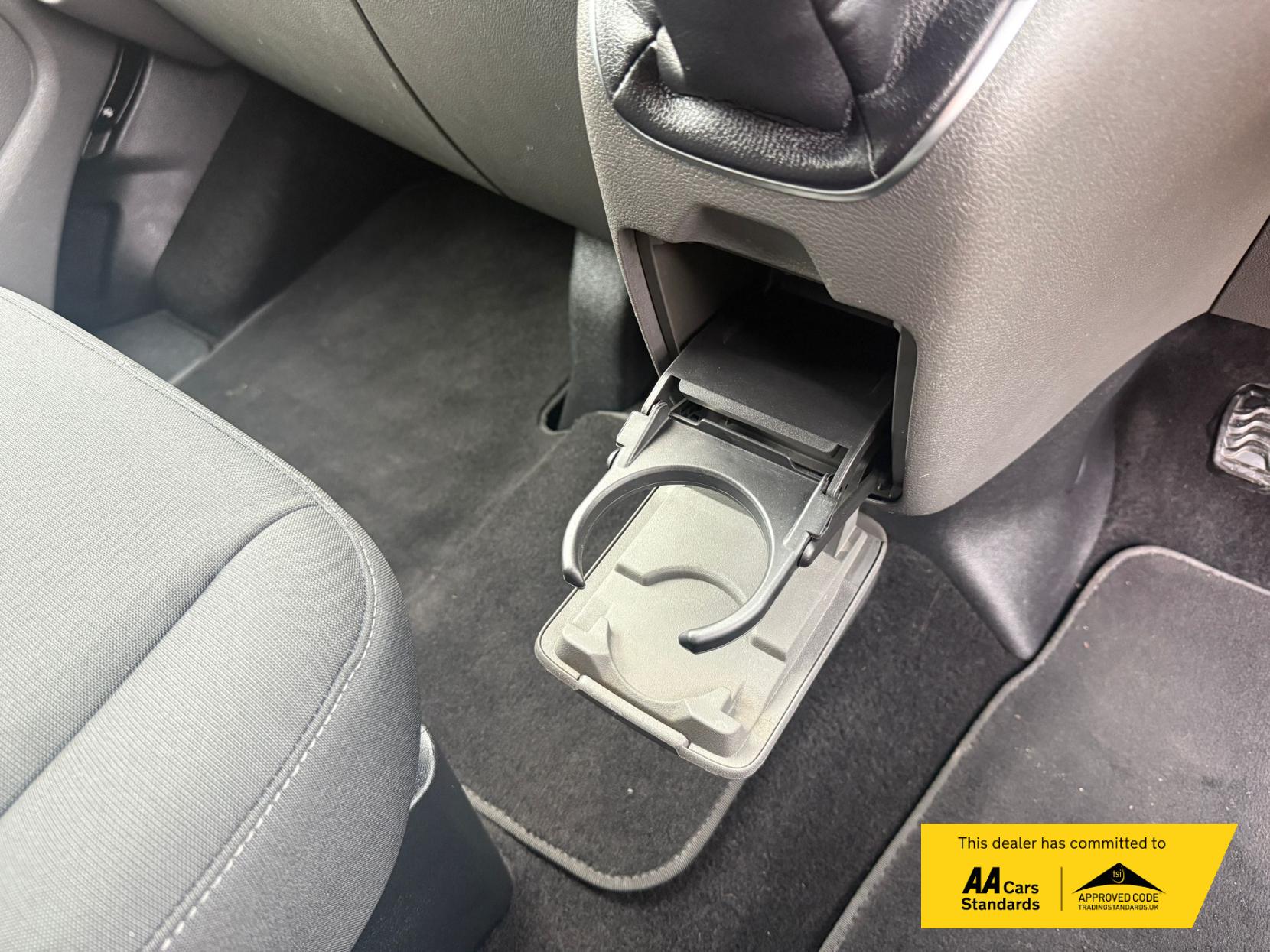 Ford Tourneo Custom 2.0 320 EcoBlue Zetec Minibus Double Cab 5dr Diesel Manual L1 Euro 6 (s/s) (130 ps)