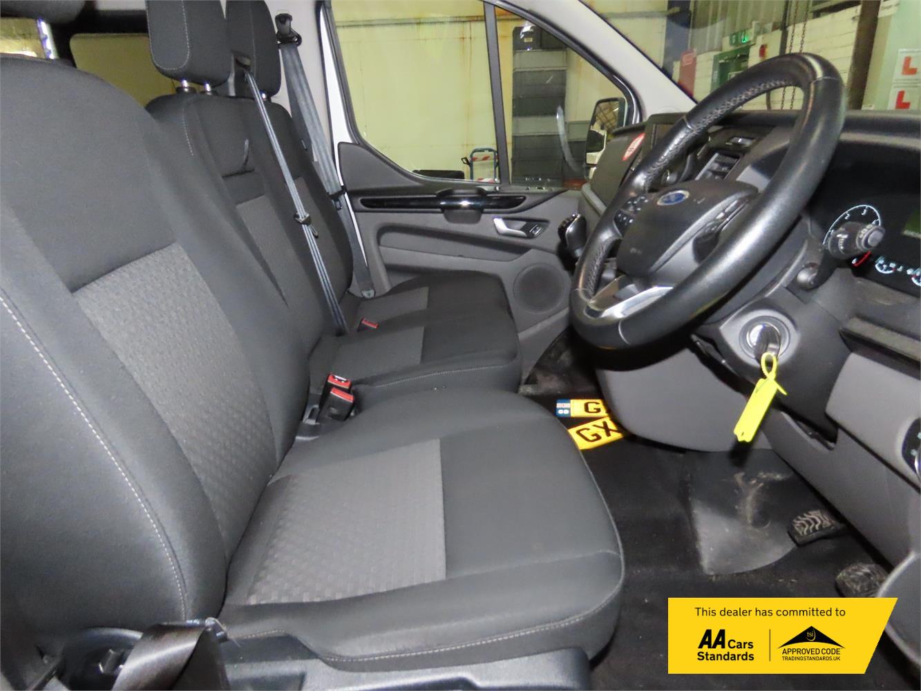 Ford Tourneo Custom 2.0 320 EcoBlue Zetec Minibus Double Cab 5dr Diesel Manual L1 Euro 6 (s/s) (130 ps)