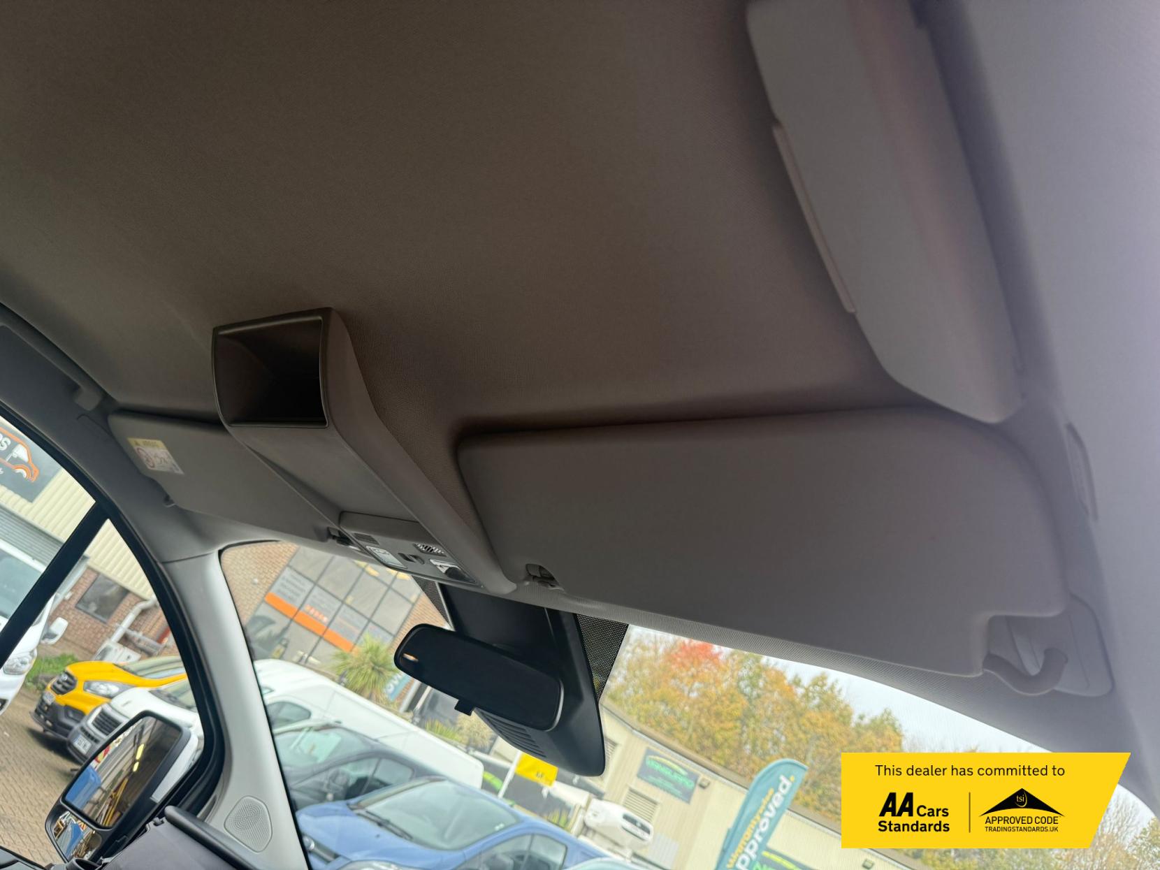 Ford Tourneo Custom 2.0 320 EcoBlue Zetec Minibus Double Cab 5dr Diesel Manual L1 Euro 6 (s/s) (130 ps)